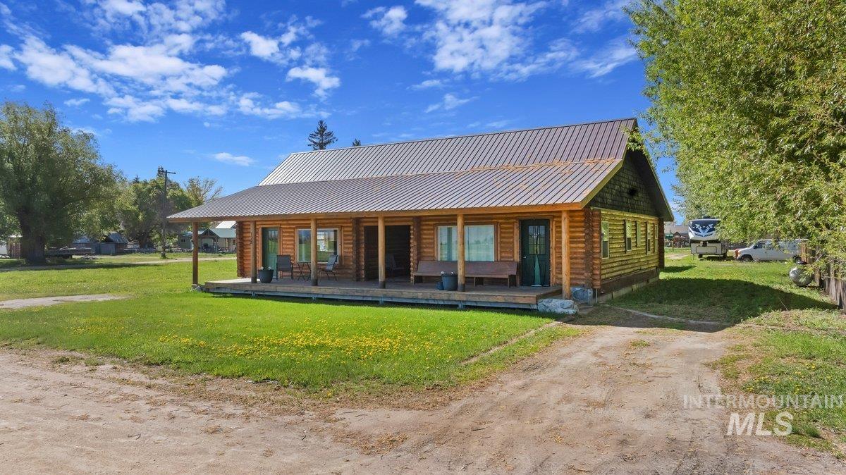 128 E Sage Ave, Fairfield, Idaho 83327, 2 Bedrooms, 2 Bathrooms, Residential For Sale, Price $430,000, 98973717