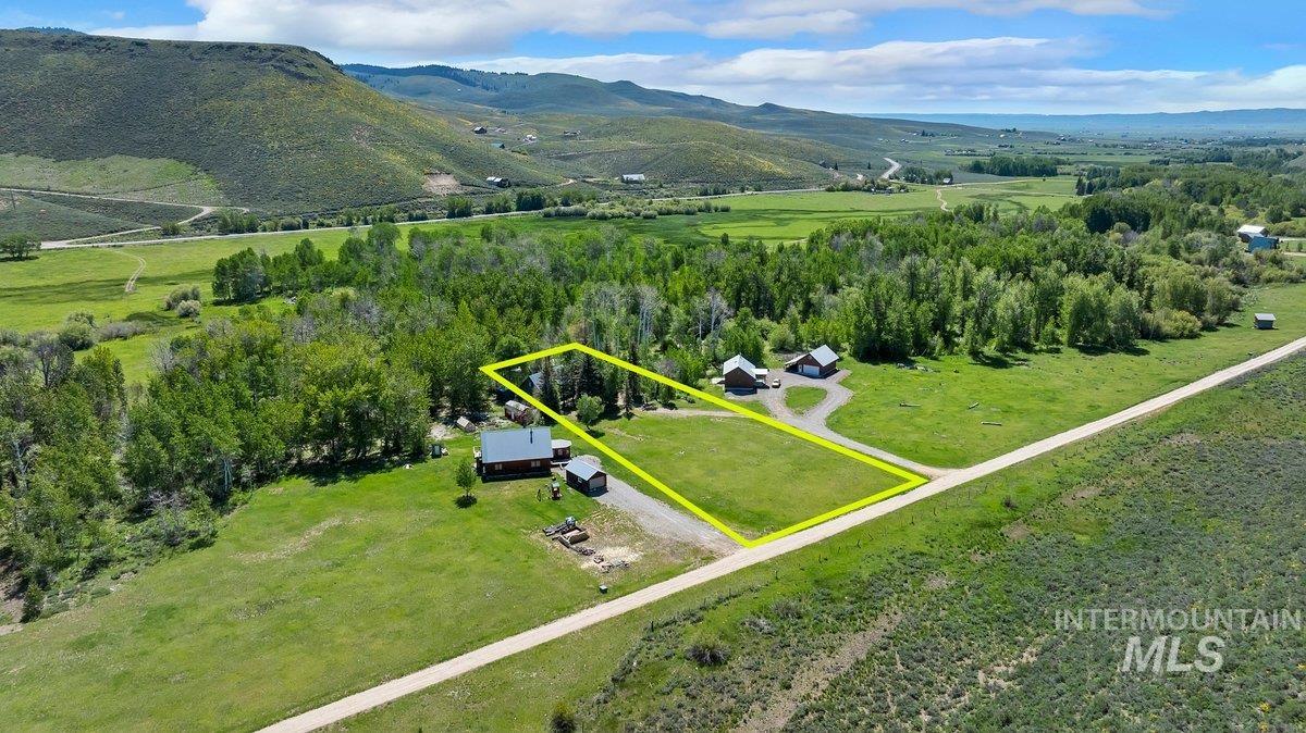186 Phillips Creek Lane, Fairfield, Idaho 83327, 3 Bedrooms, 2 Bathrooms, Residential For Sale, Price $499,900, 98973719
