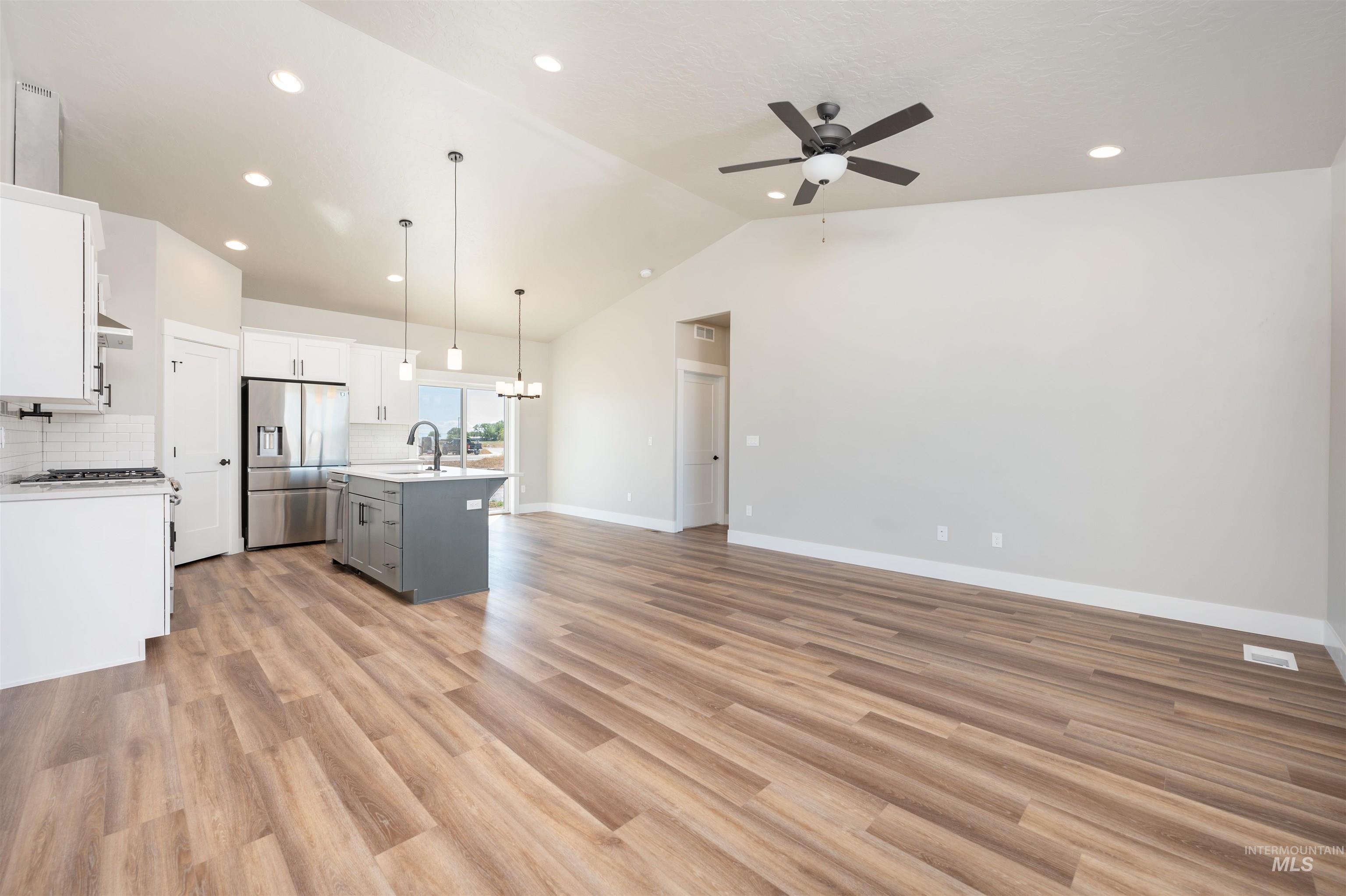 TBD Fallen Leaf Ave, New Plymouth, Idaho 83655, 3 Bedrooms, 2 Bathrooms, Residential For Sale, Price $374,000,MLS 98973721