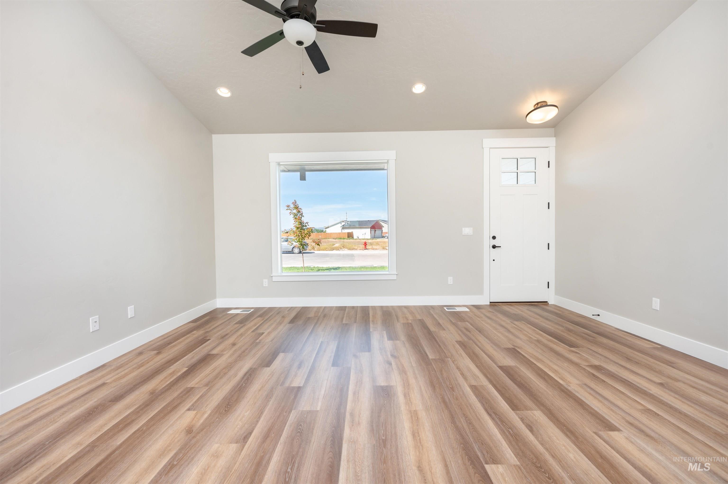 TBD Fallen Leaf Ave, New Plymouth, Idaho 83655, 3 Bedrooms, 2 Bathrooms, Residential For Sale, Price $374,000,MLS 98973721