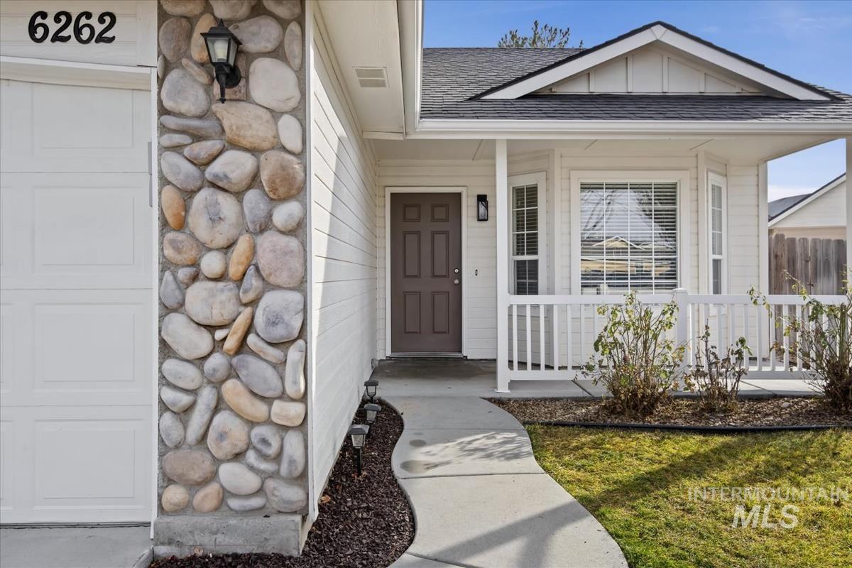 6262 E Lemhi Ct, Nampa, Idaho 83687, 3 Bedrooms, 2.5 Bathrooms, Residential For Sale, Price $390,000,MLS 98973725