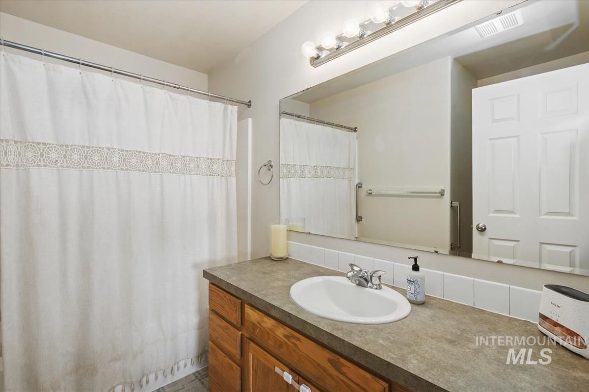 6262 E Lemhi Ct, Nampa, Idaho 83687, 3 Bedrooms, 2.5 Bathrooms, Residential For Sale, Price $390,000,MLS 98973725