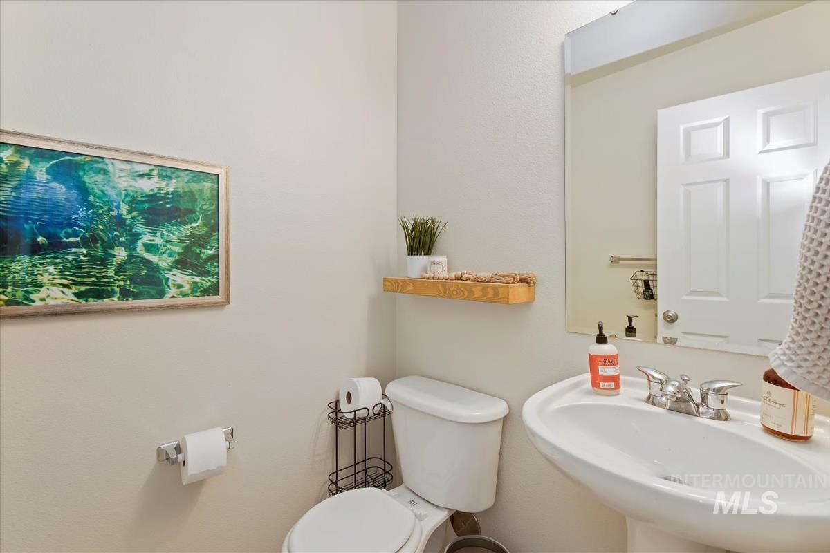 6262 E Lemhi Ct, Nampa, Idaho 83687, 3 Bedrooms, 2.5 Bathrooms, Residential For Sale, Price $390,000,MLS 98973725