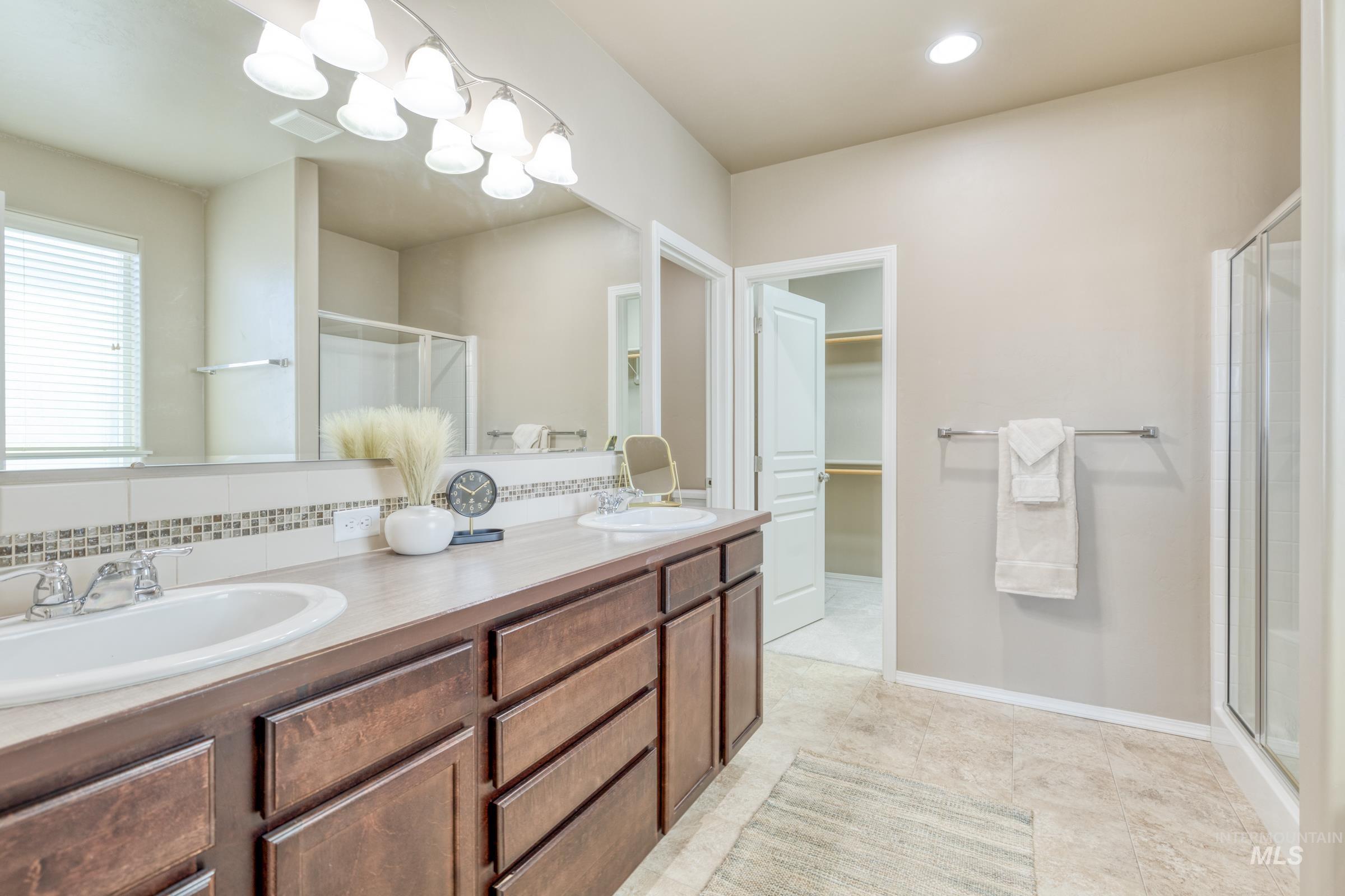 12734 Amber Sky, Caldwell, Idaho 83607, 3 Bedrooms, 2 Bathrooms, Residential For Sale, Price $390,000,MLS 98973727