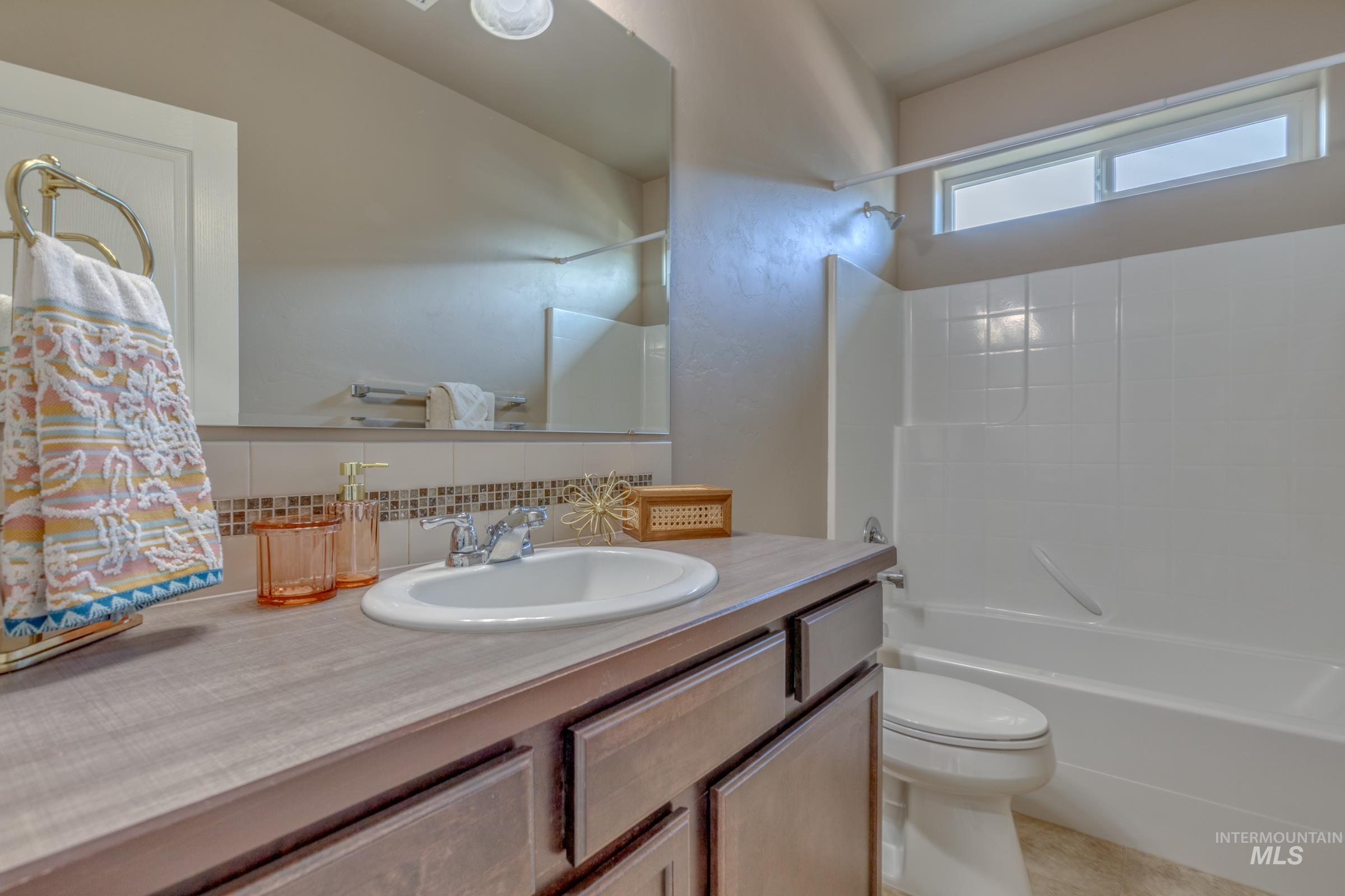 12734 Amber Sky, Caldwell, Idaho 83607, 3 Bedrooms, 2 Bathrooms, Residential For Sale, Price $390,000,MLS 98973727