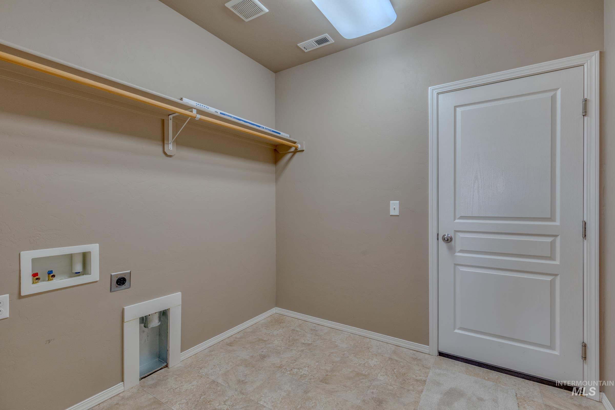 12734 Amber Sky, Caldwell, Idaho 83607, 3 Bedrooms, 2 Bathrooms, Residential For Sale, Price $390,000,MLS 98973727