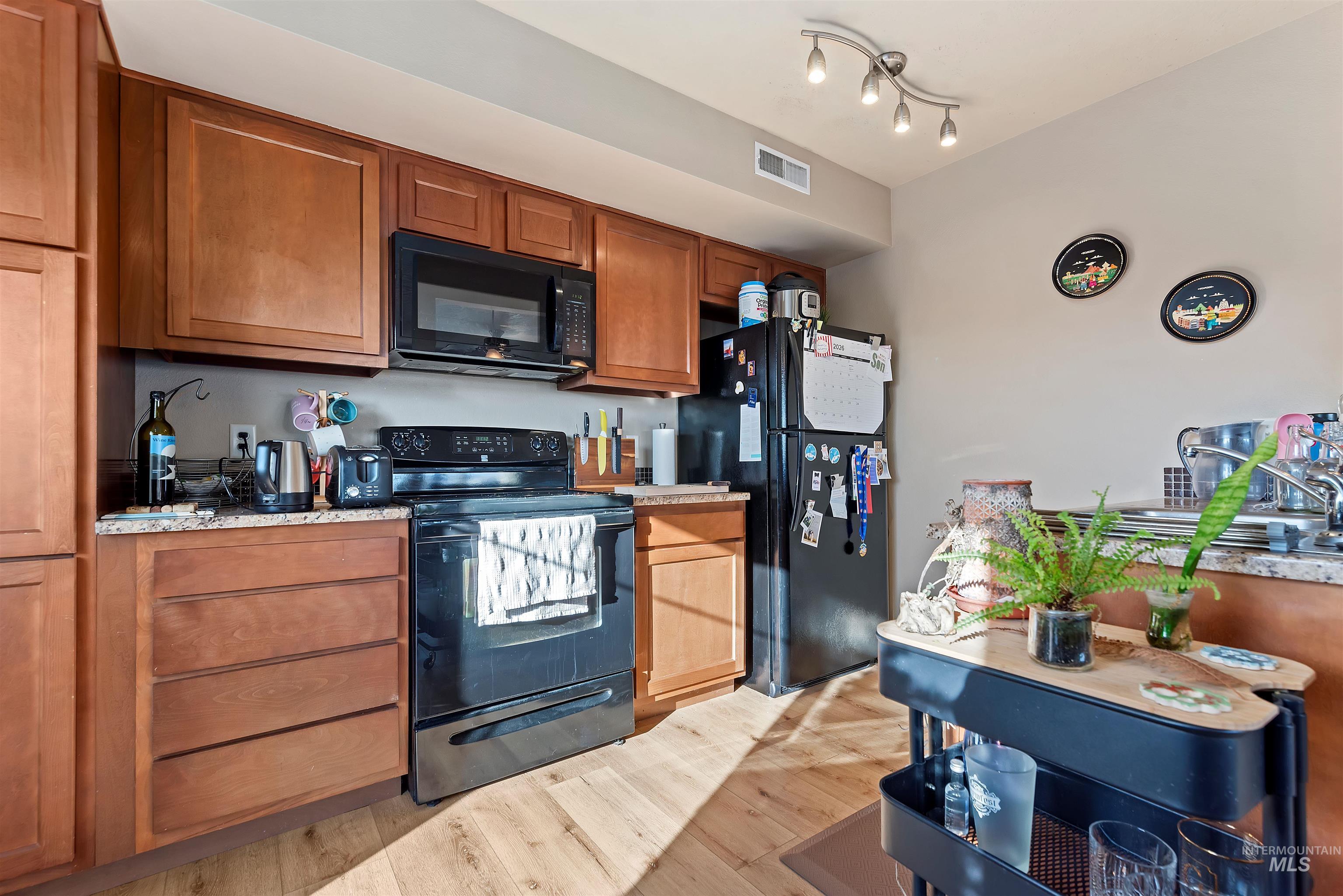 9107 Ustick Rd, Boise, Idaho 83705, 2 Bedrooms, 2 Bathrooms, Residential Income For Sale, Price $1,000,000,MLS 98973731