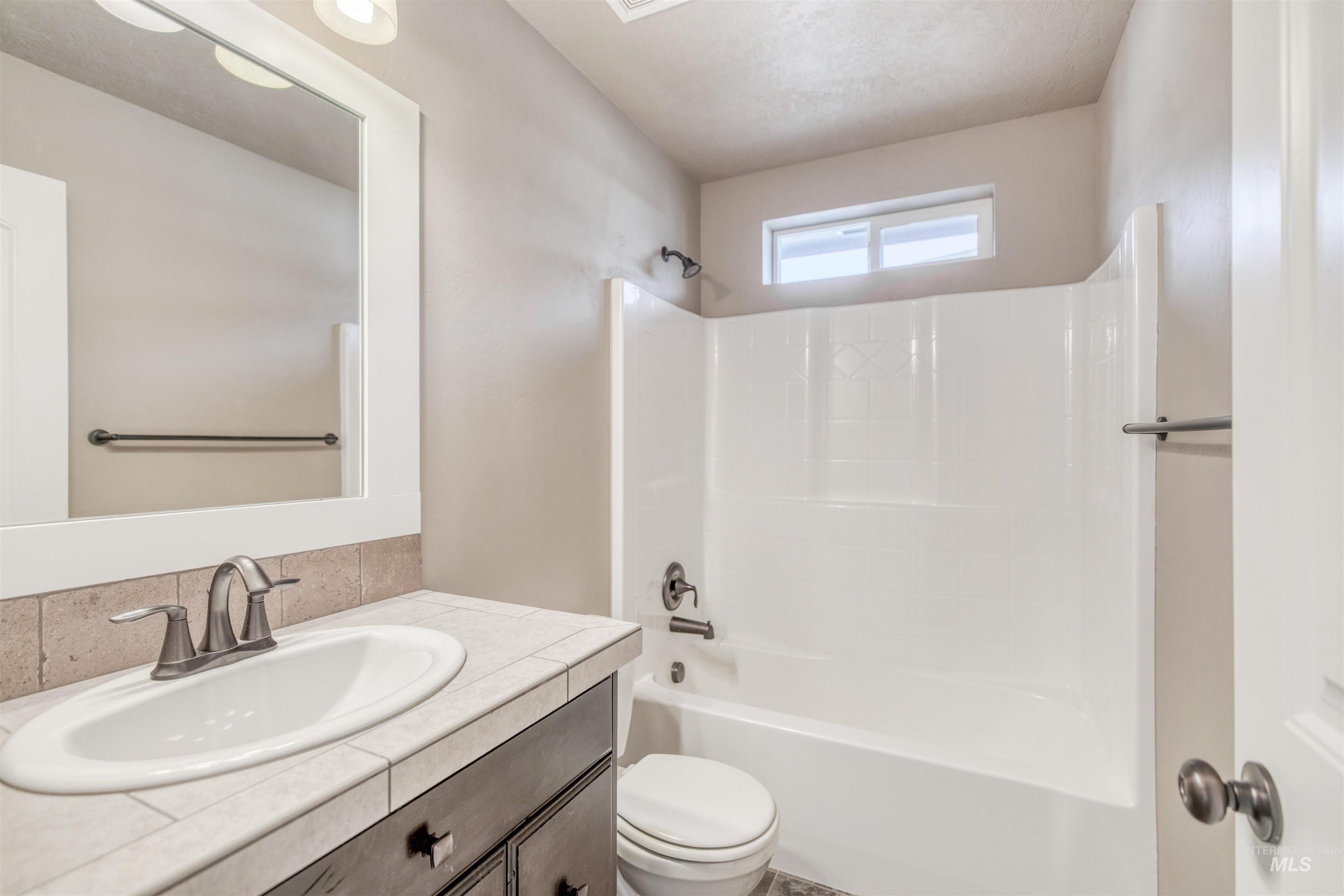 4470 S Axiom Ave, Boise, Idaho 83716, 3 Bedrooms, 2.5 Bathrooms, Residential For Sale, Price $559,900, 98973733