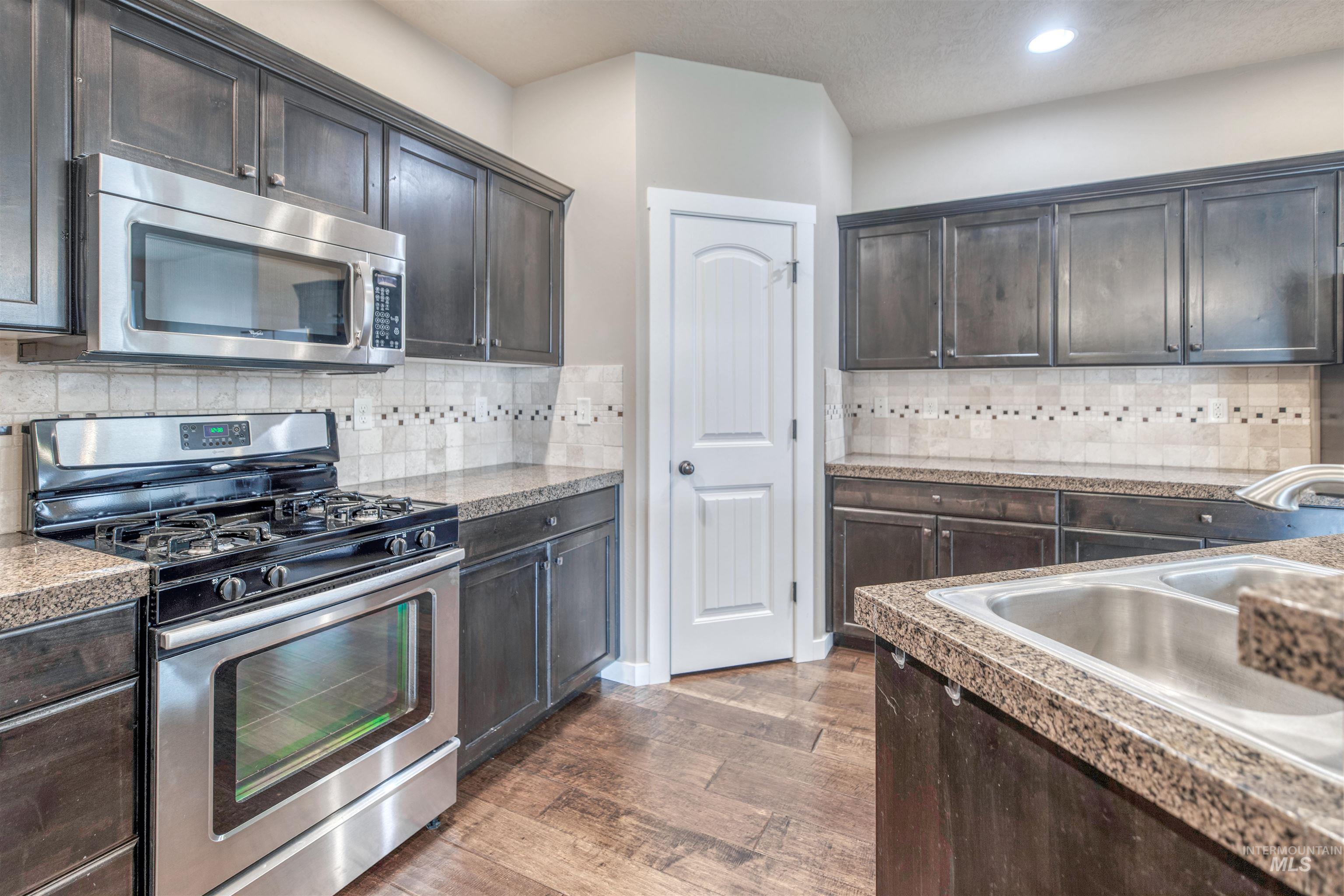 4470 S Axiom Ave, Boise, Idaho 83716, 3 Bedrooms, 2.5 Bathrooms, Residential For Sale, Price $559,900, 98973733