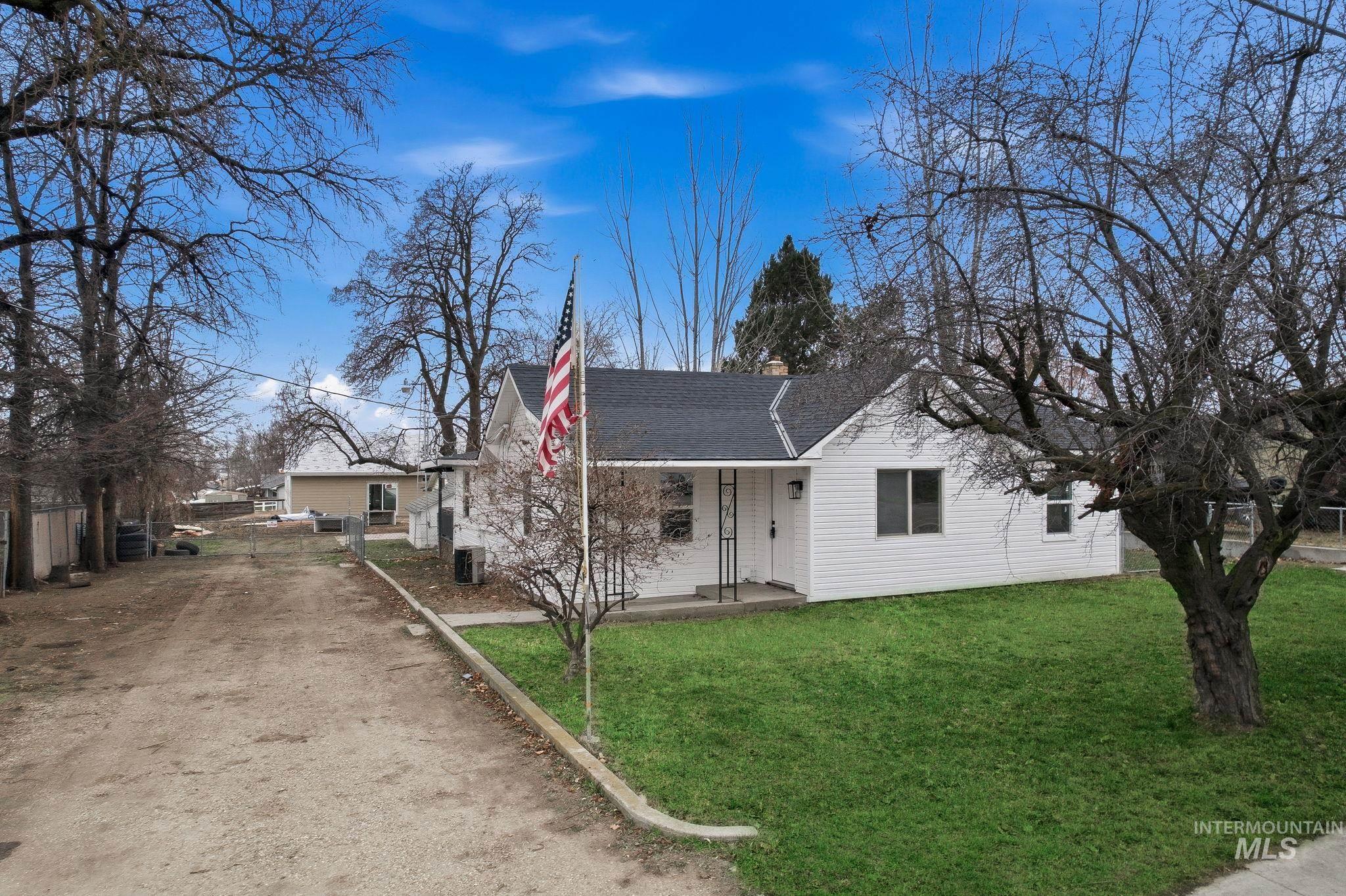 2314 Hillcrest, Caldwell, Idaho 83605, 3 Bedrooms, 1 Bathroom, Residential For Sale, Price $339,000,MLS 98973734