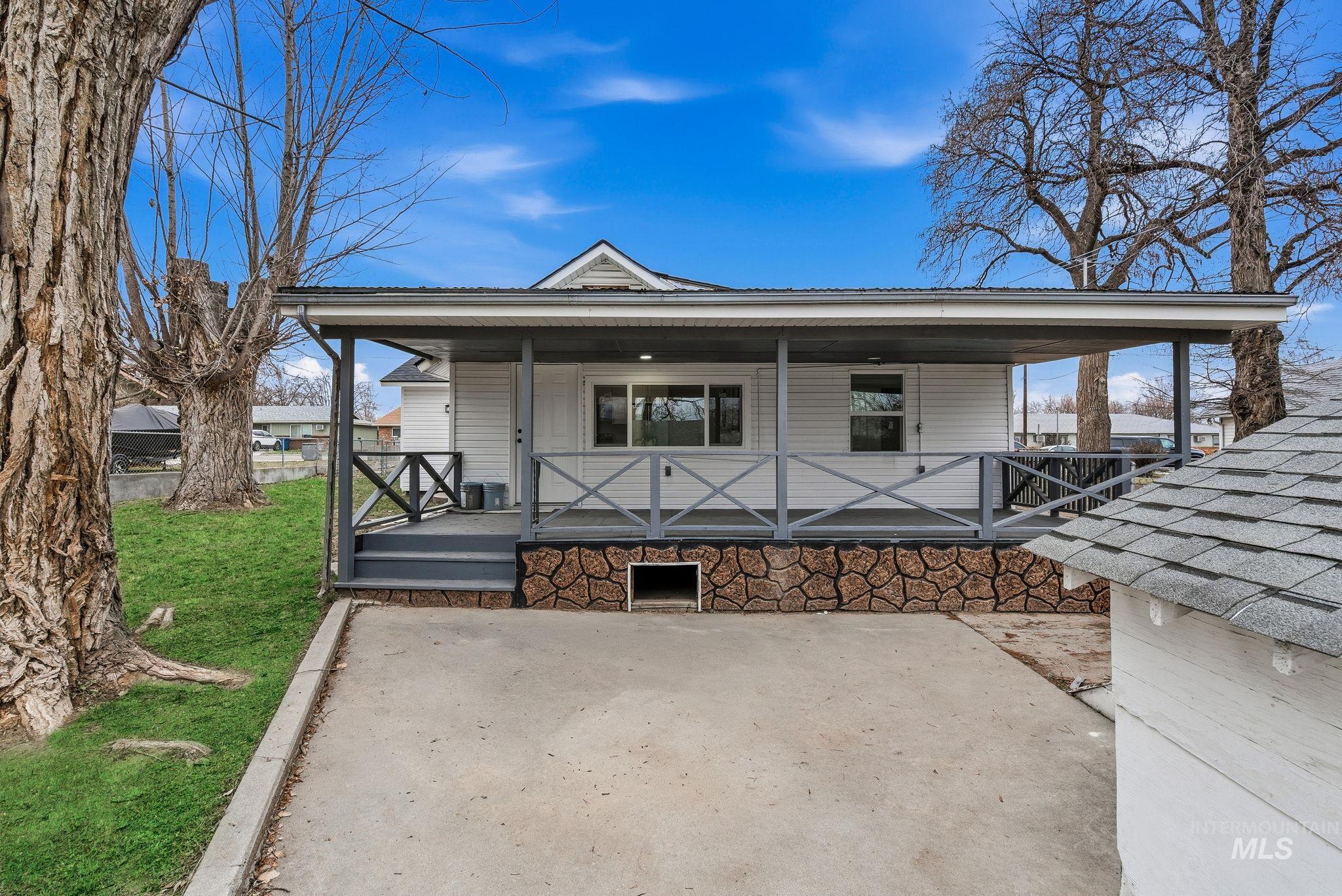 2314 Hillcrest, Caldwell, Idaho 83605, 3 Bedrooms, 1 Bathroom, Residential For Sale, Price $339,000,MLS 98973734