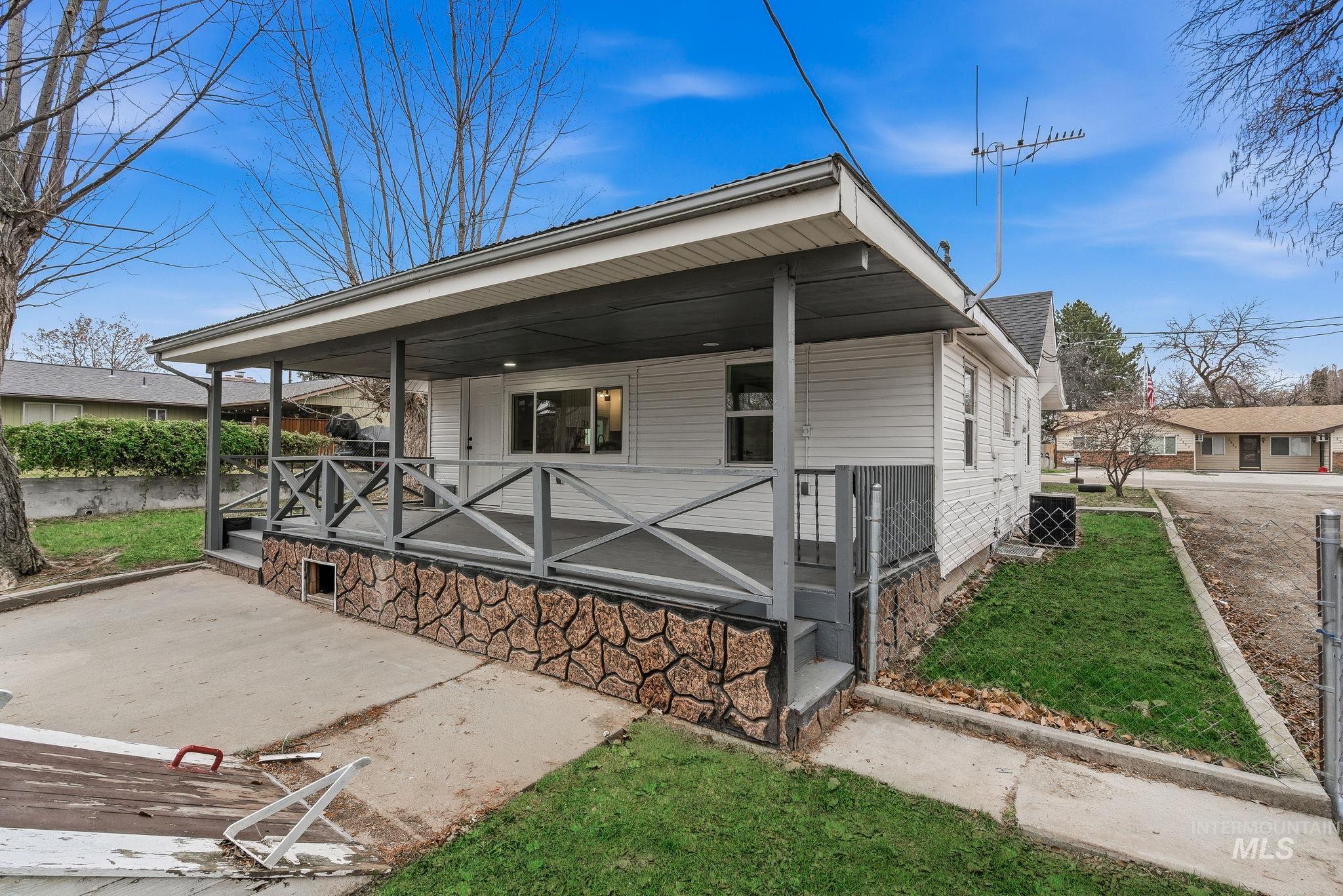 2314 Hillcrest, Caldwell, Idaho 83605, 3 Bedrooms, 1 Bathroom, Residential For Sale, Price $339,000,MLS 98973734