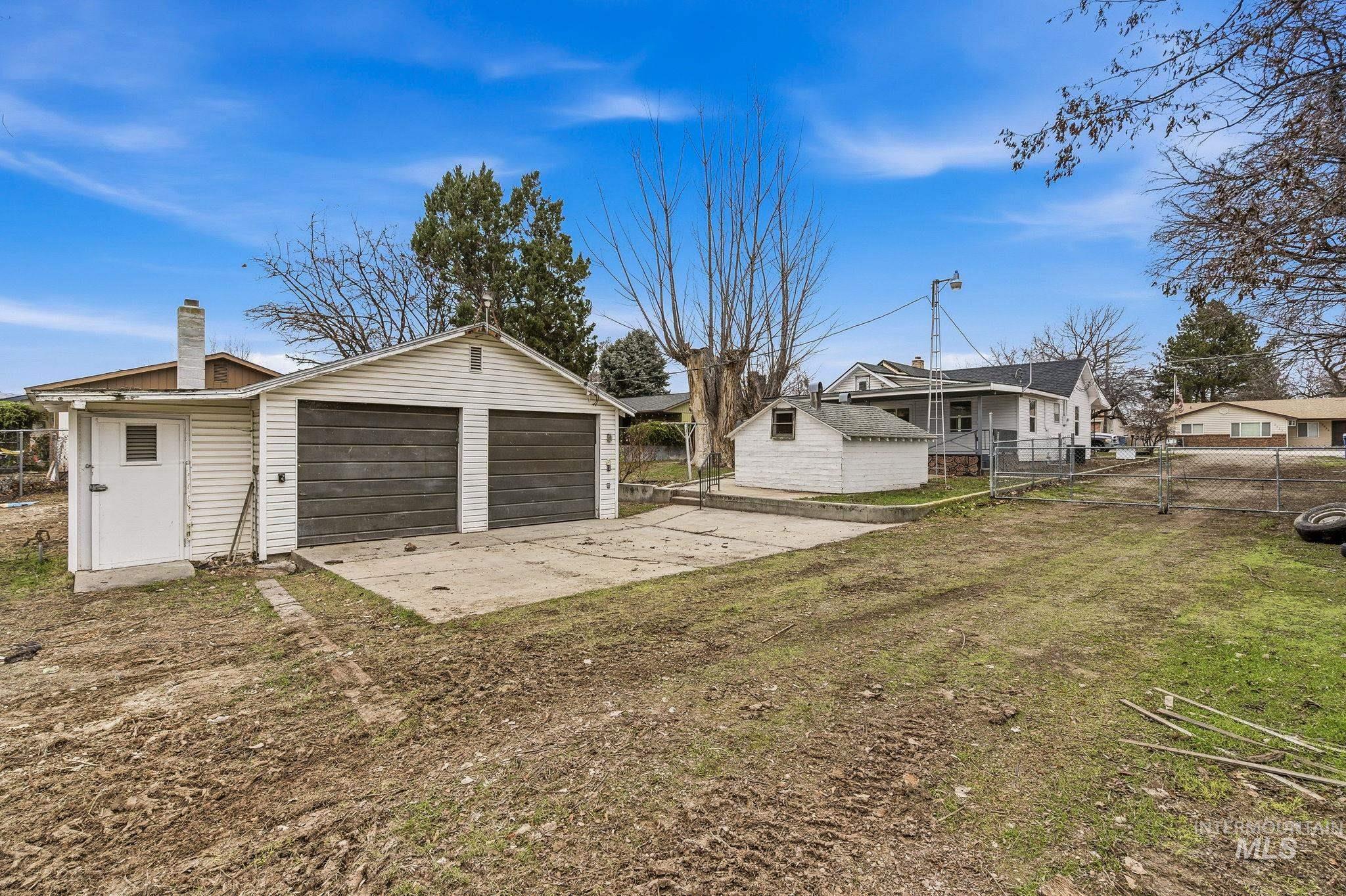 2314 Hillcrest, Caldwell, Idaho 83605, 3 Bedrooms, 1 Bathroom, Residential For Sale, Price $339,000,MLS 98973734