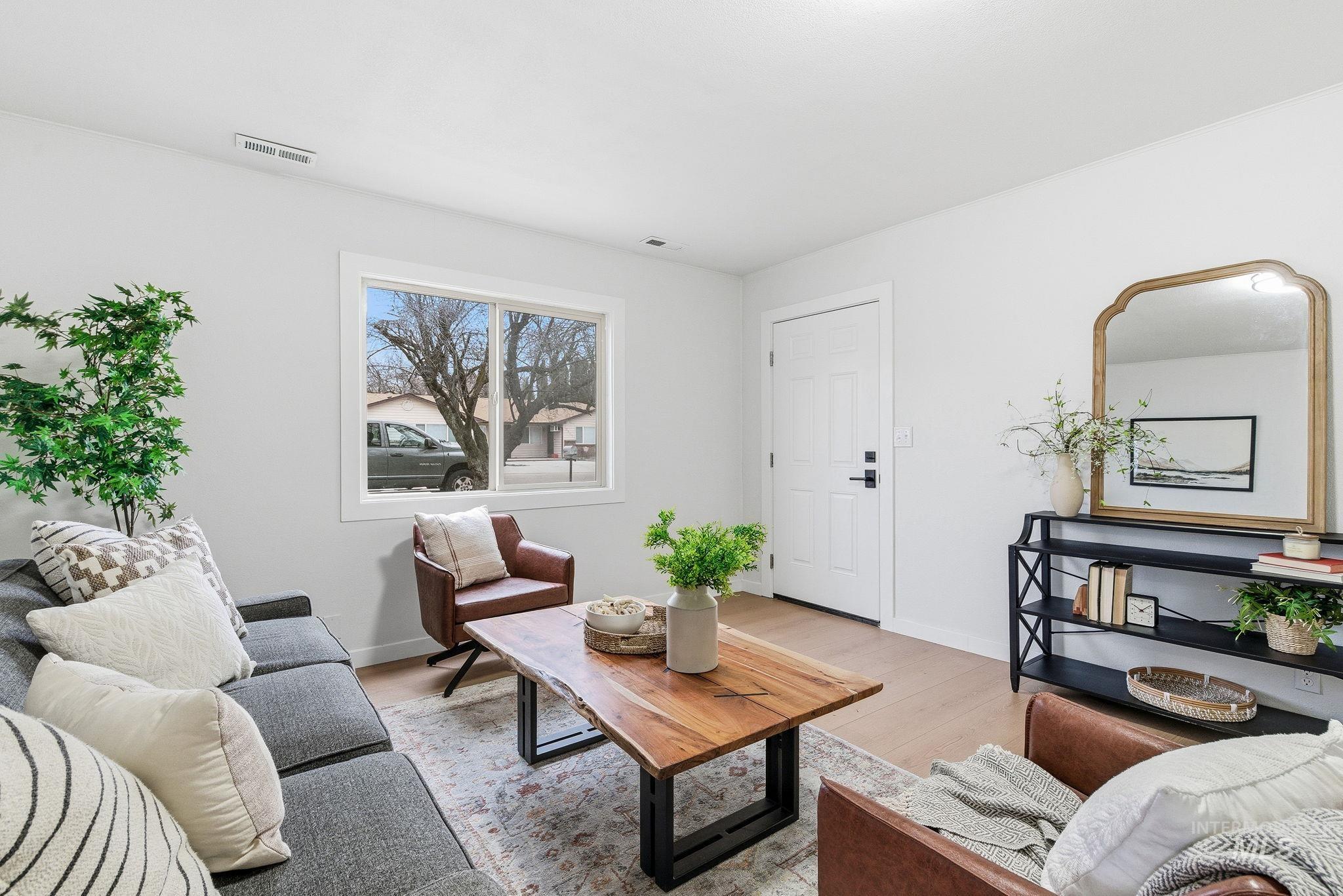 2314 Hillcrest, Caldwell, Idaho 83605, 3 Bedrooms, 1 Bathroom, Residential For Sale, Price $339,000,MLS 98973734