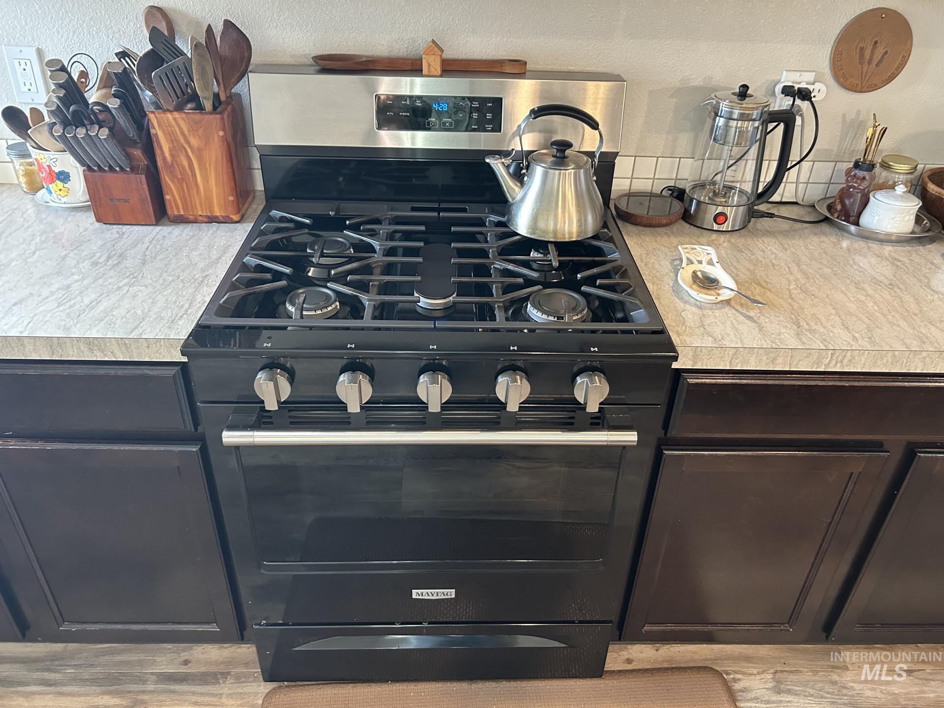 5614 Barkley Way, Caldwell, Idaho 83607, 5 Bedrooms, 2.5 Bathrooms, Residential For Sale, Price $454,700,MLS 98973735