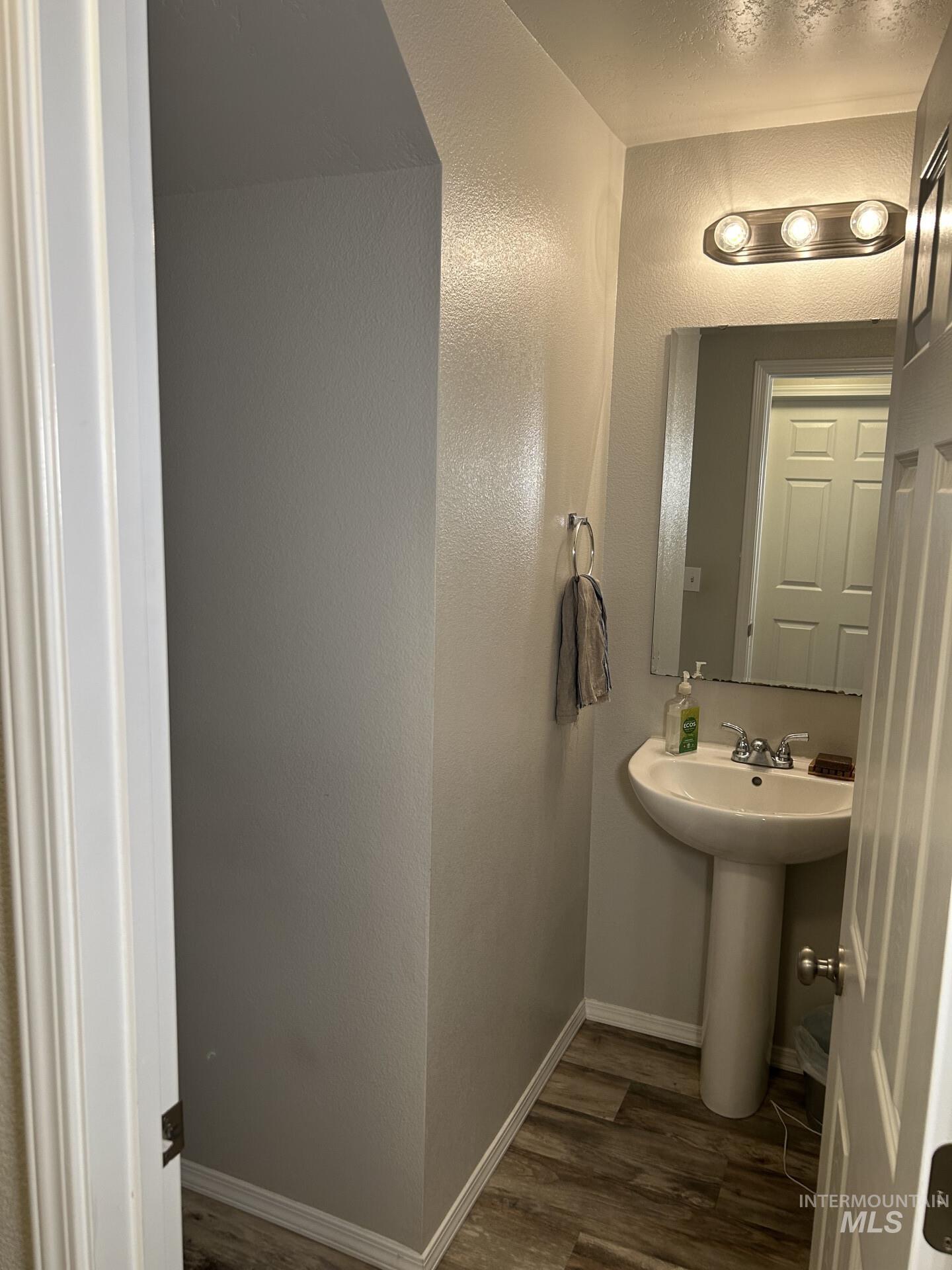 5614 Barkley Way, Caldwell, Idaho 83607, 5 Bedrooms, 2.5 Bathrooms, Residential For Sale, Price $454,700,MLS 98973735