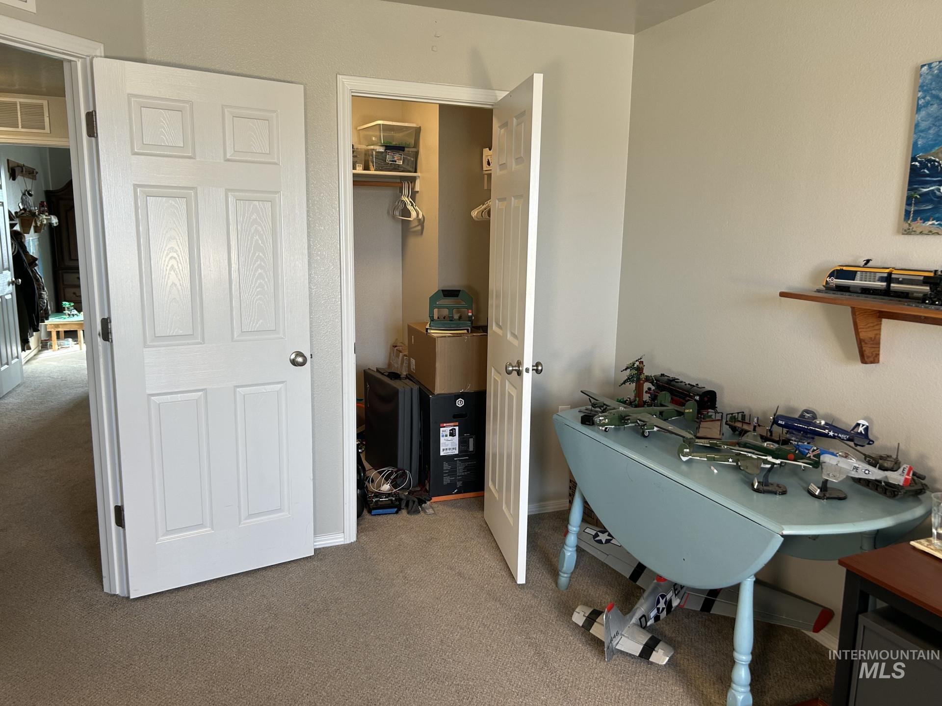 5614 Barkley Way, Caldwell, Idaho 83607, 5 Bedrooms, 2.5 Bathrooms, Residential For Sale, Price $454,700,MLS 98973735