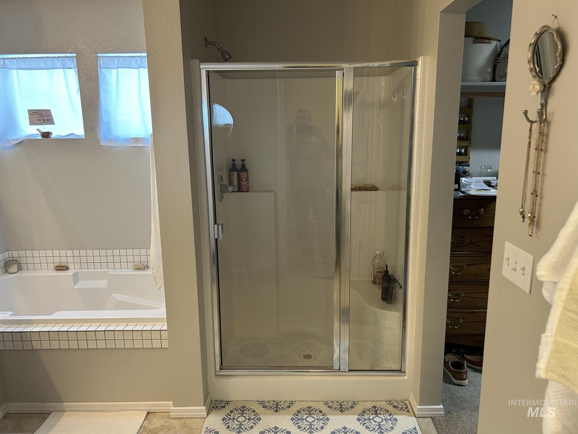 5614 Barkley Way, Caldwell, Idaho 83607, 5 Bedrooms, 2.5 Bathrooms, Residential For Sale, Price $454,700,MLS 98973735