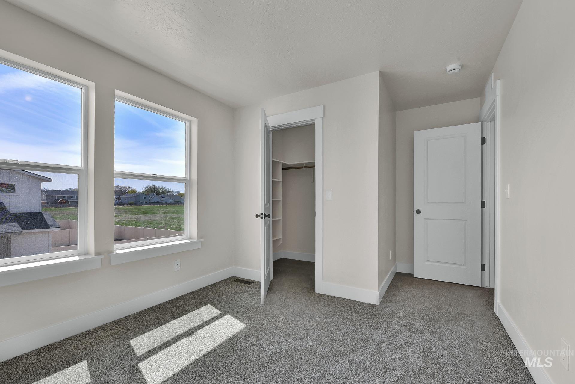 2905 Abajo Ln., Caldwell, Idaho 83605, 3 Bedrooms, 2.5 Bathrooms, Residential For Sale, Price $335,000,MLS 98973736