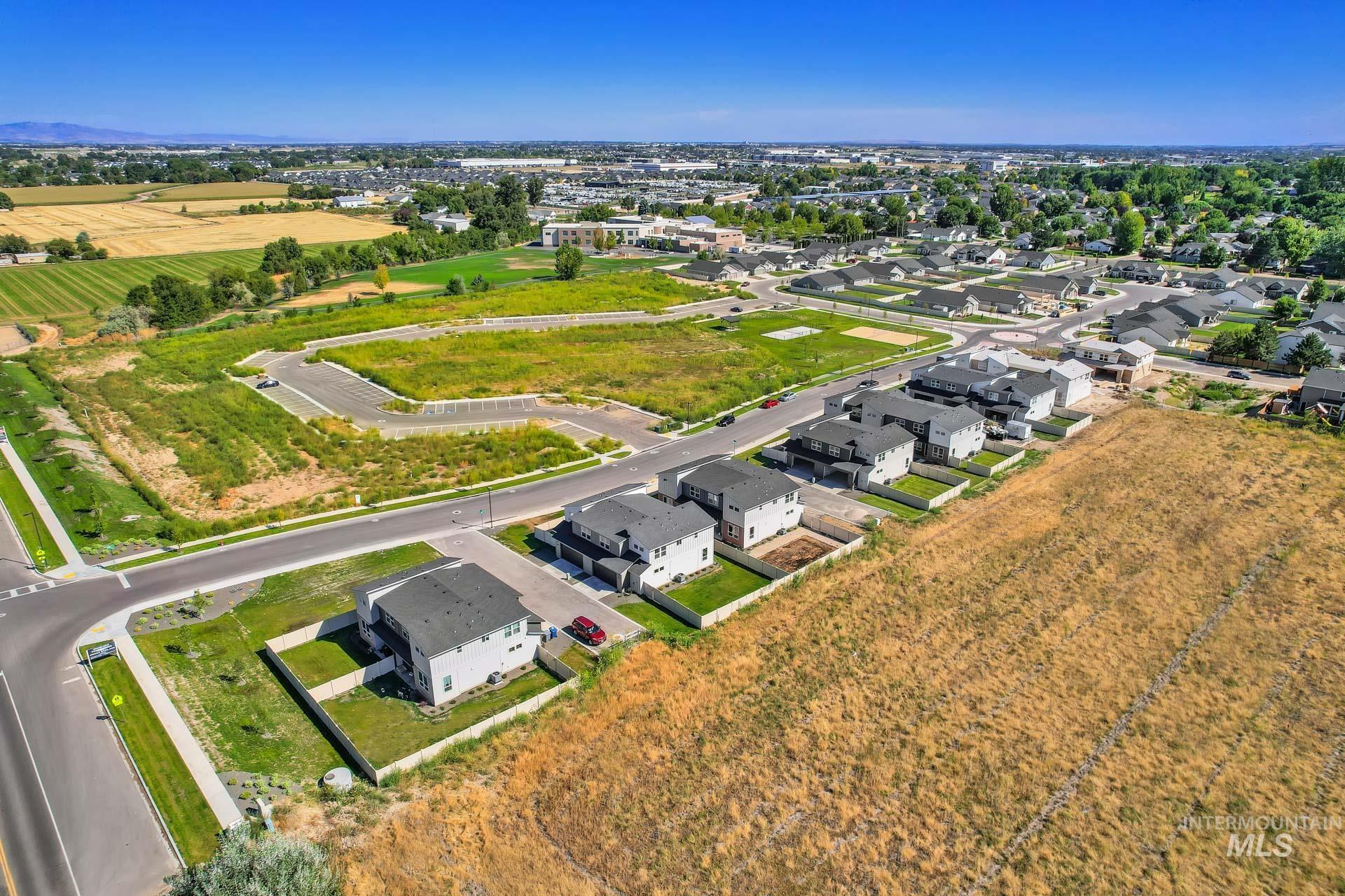 2905 Abajo Ln., Caldwell, Idaho 83605, 3 Bedrooms, 2.5 Bathrooms, Residential For Sale, Price $335,000,MLS 98973736