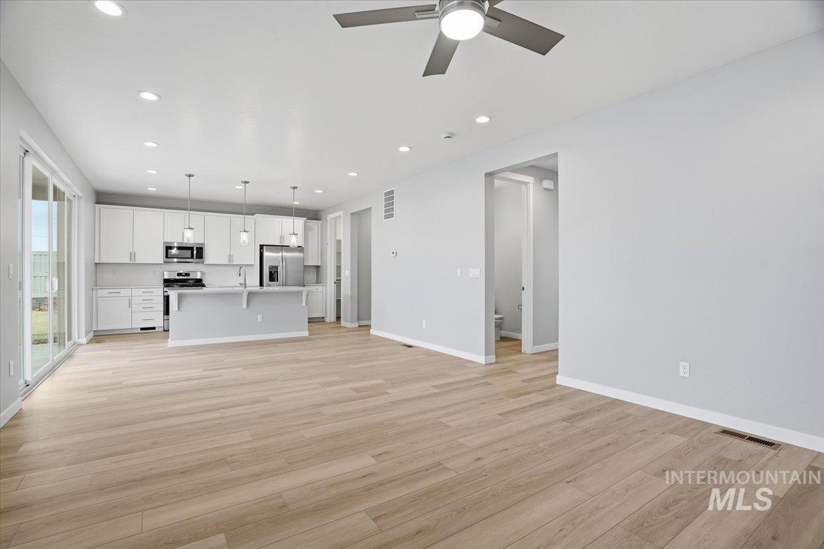 1216 Stirling Meadows Ct, Middleton, Idaho 83644, 3 Bedrooms, 2.5 Bathrooms, Residential For Sale, Price $559,990,MLS 98973739