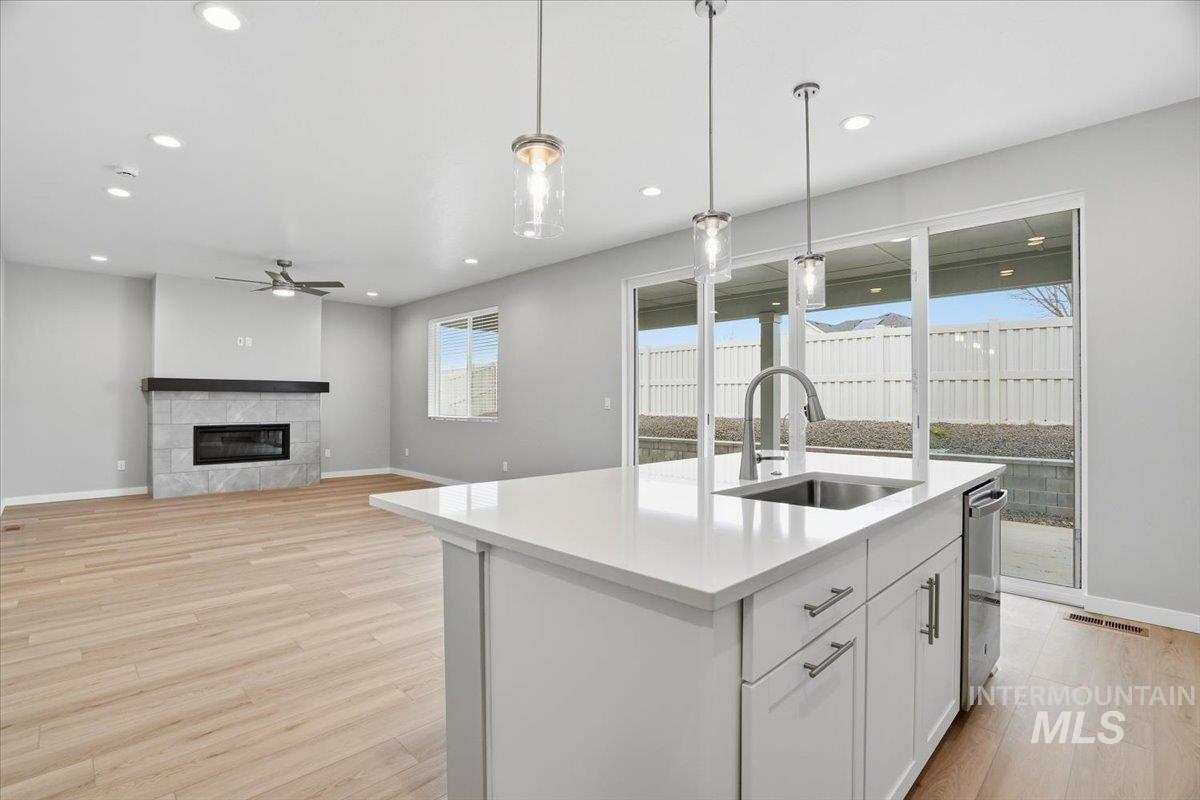 1216 Stirling Meadows Ct, Middleton, Idaho 83644, 3 Bedrooms, 2.5 Bathrooms, Residential For Sale, Price $559,990,MLS 98973739