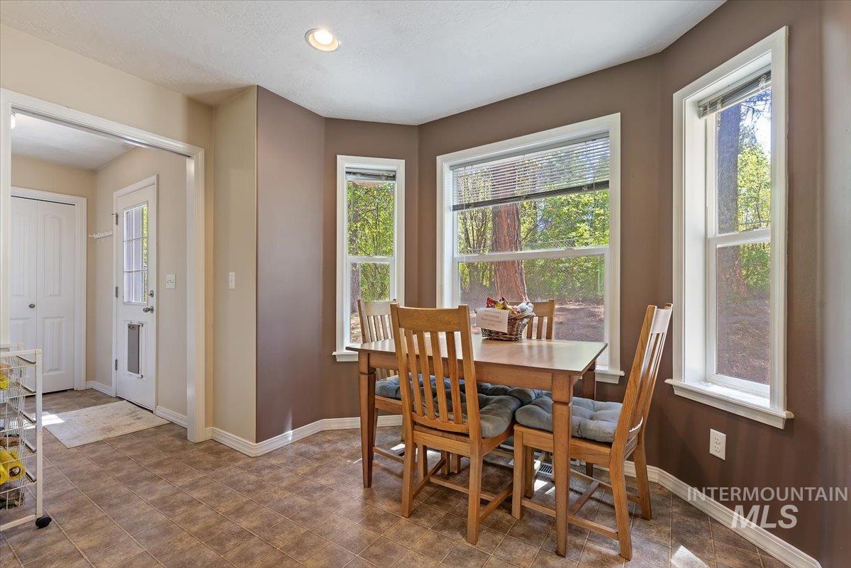 104 Sky Ridge Dr, Garden Valley, Idaho 83622, 3 Bedrooms, 2 Bathrooms, Residential For Sale, Price $550,000,MLS 98973741