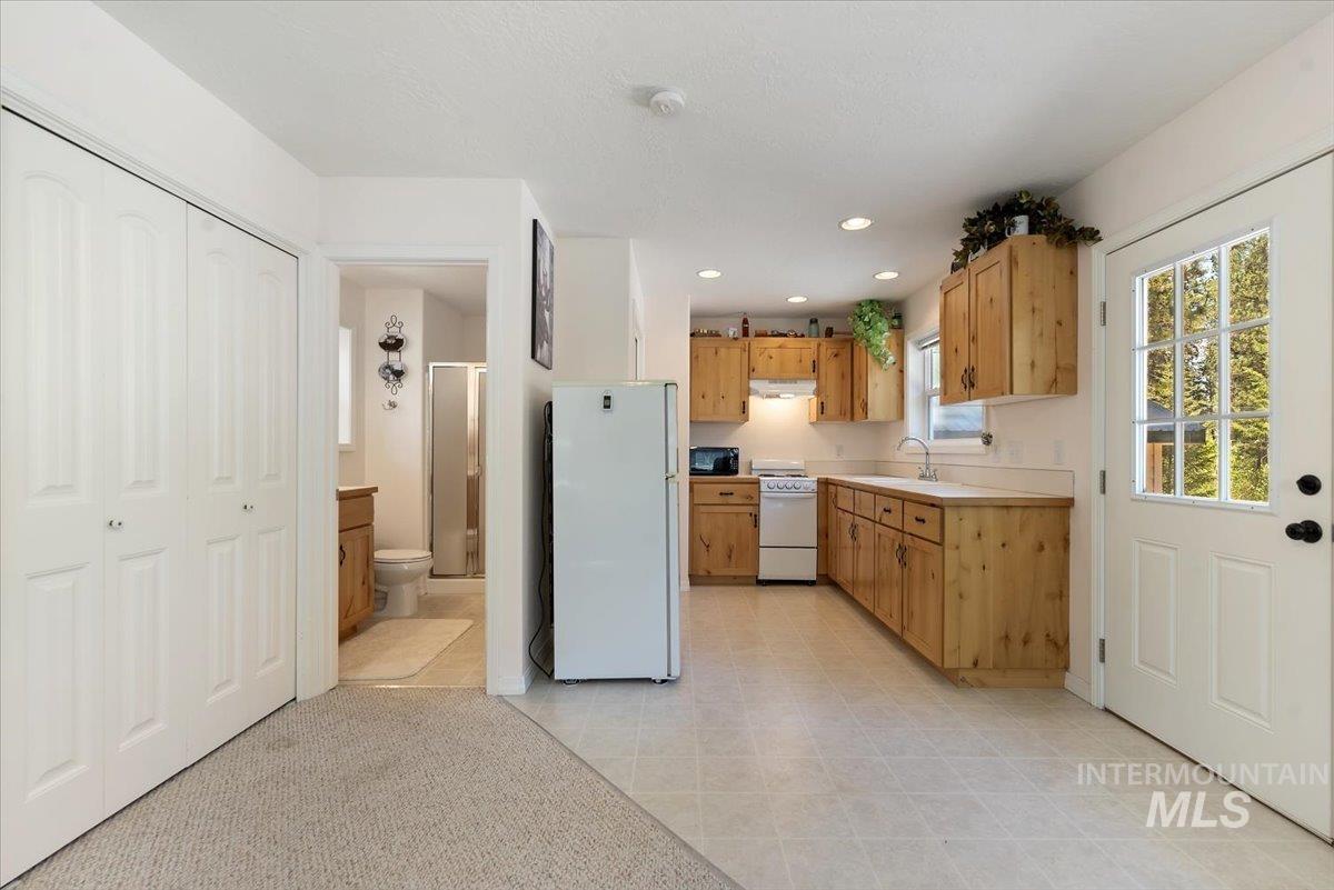 104 Sky Ridge Dr, Garden Valley, Idaho 83622, 3 Bedrooms, 2 Bathrooms, Residential For Sale, Price $550,000,MLS 98973741