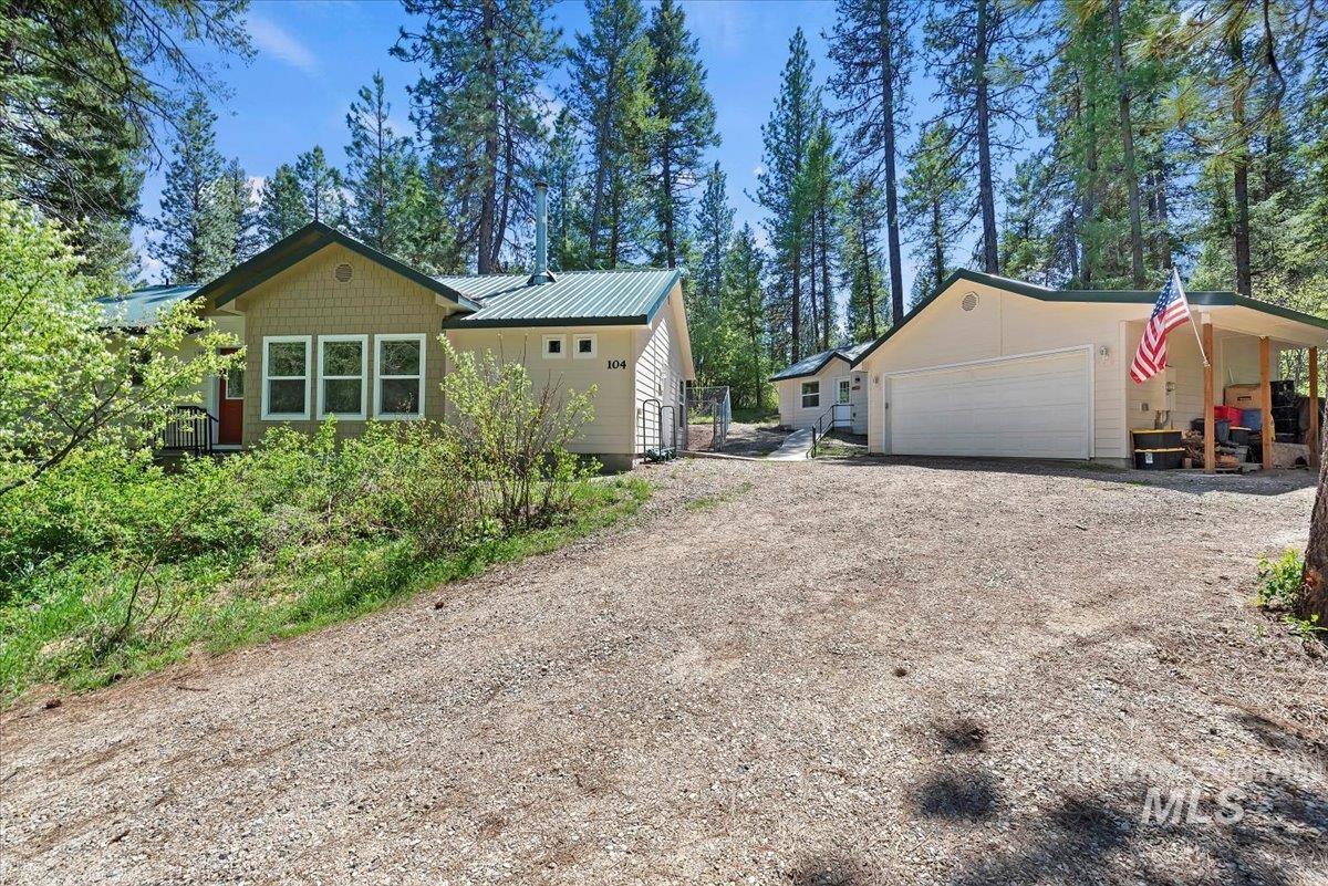 104 Sky Ridge Dr, Garden Valley, Idaho 83622, 3 Bedrooms, 2 Bathrooms, Residential For Sale, Price $550,000,MLS 98973741