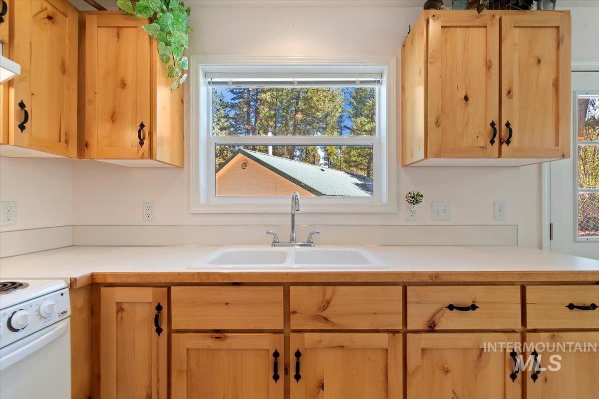 104 Sky Ridge Dr, Garden Valley, Idaho 83622, 3 Bedrooms, 2 Bathrooms, Residential For Sale, Price $550,000,MLS 98973741