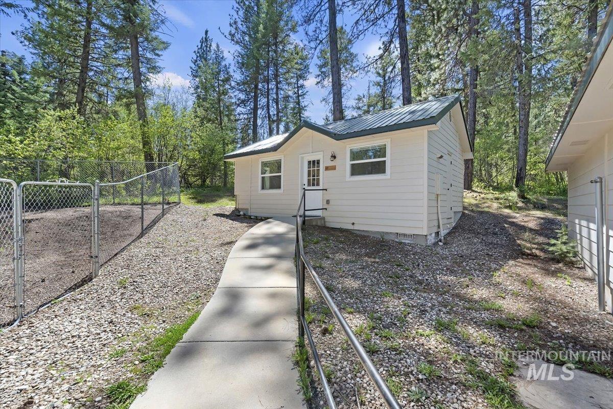 104 Sky Ridge Dr, Garden Valley, Idaho 83622, 3 Bedrooms, 2 Bathrooms, Residential For Sale, Price $550,000,MLS 98973741