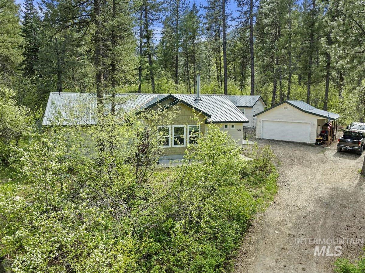 104 Sky Ridge Dr, Garden Valley, Idaho 83622, 3 Bedrooms, 2 Bathrooms, Residential For Sale, Price $550,000,MLS 98973741