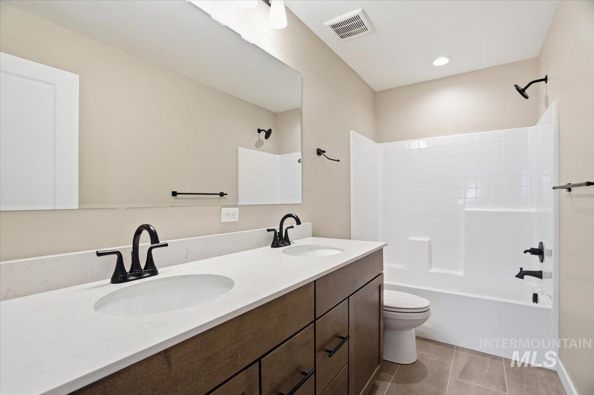 1315 White Cliffs St, Middleton, Idaho 83644, 4 Bedrooms, 2.5 Bathrooms, Residential For Sale, Price $749,990,MLS 98973747