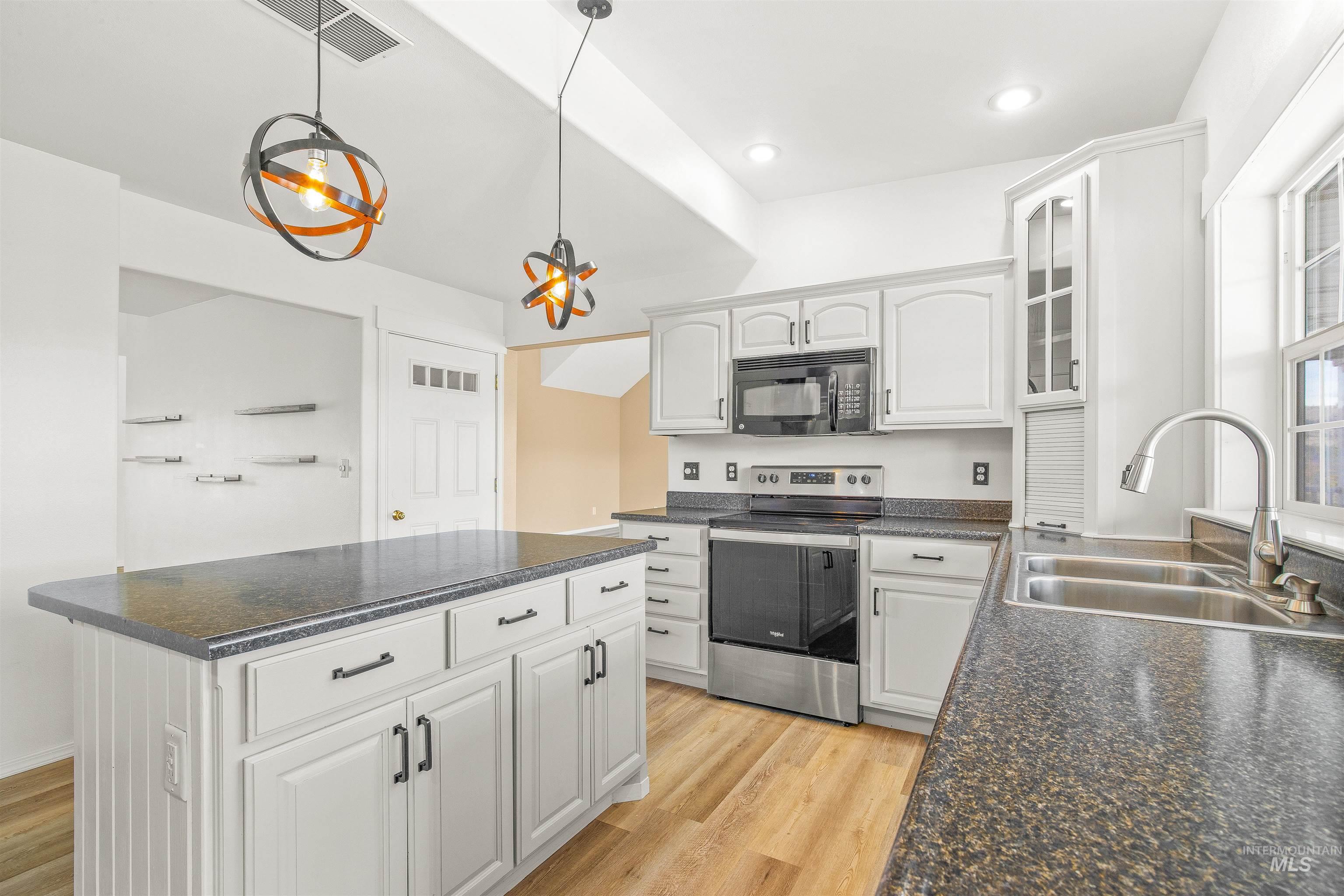 829 Crest Drive, Kamiah, Idaho 83536, 4 Bedrooms, 3 Bathrooms, Residential For Sale, Price $585,000,MLS 98973748