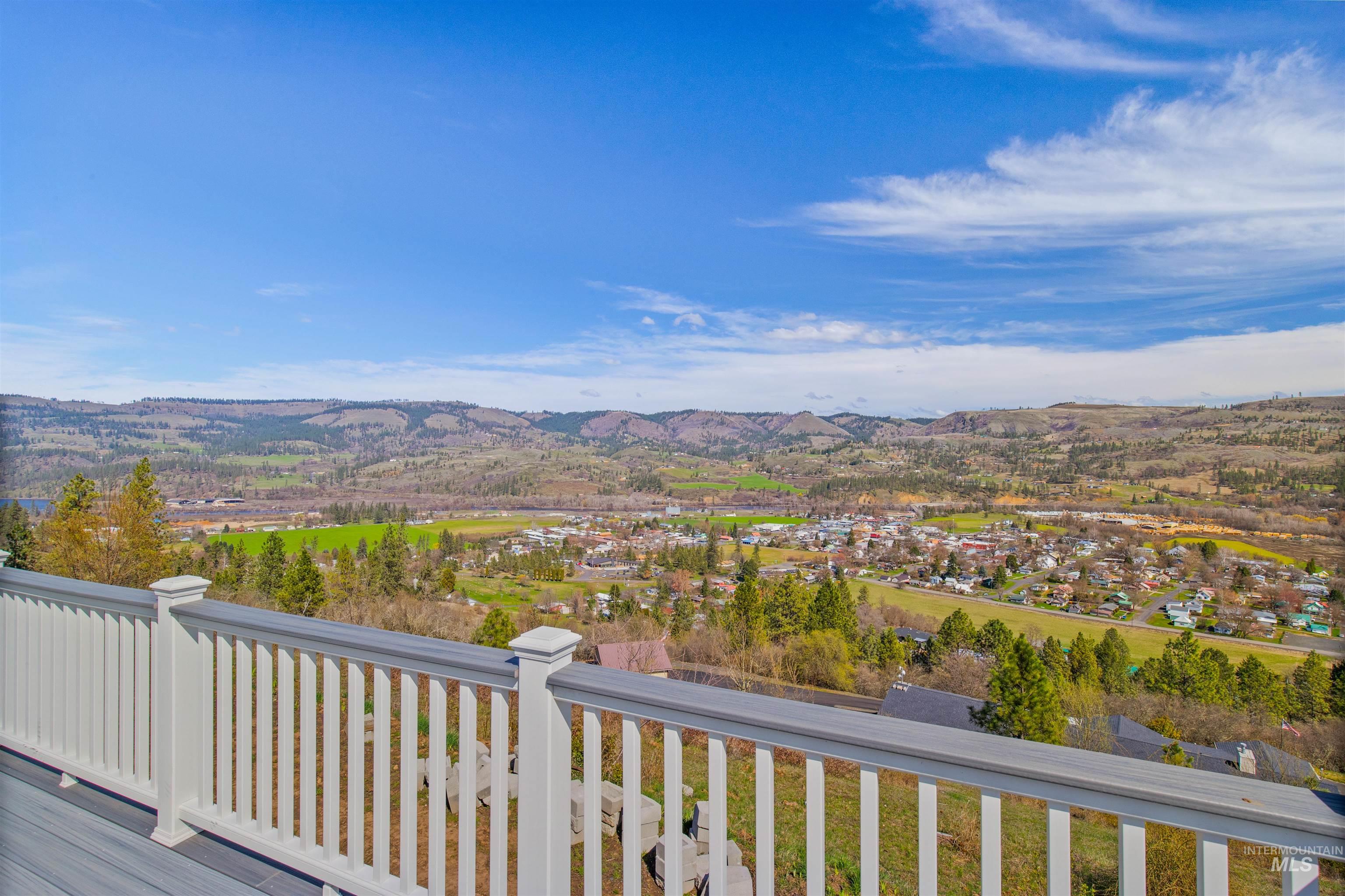 829 Crest Drive, Kamiah, Idaho 83536, 4 Bedrooms, 3 Bathrooms, Residential For Sale, Price $585,000,MLS 98973748