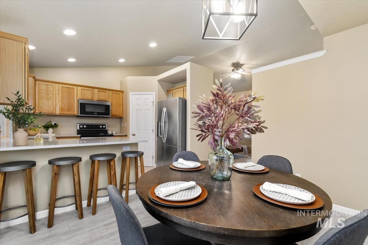 4127 W Hearst Dr., Meridian, Idaho 83642, 4 Bedrooms, 2.5 Bathrooms, Residential For Sale, Price $429,900,MLS 98973750