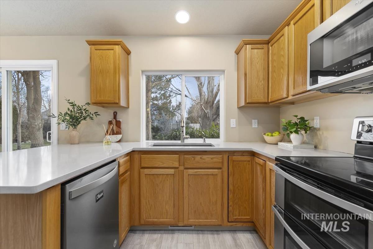 4127 W Hearst Dr., Meridian, Idaho 83642, 4 Bedrooms, 2.5 Bathrooms, Residential For Sale, Price $429,900,MLS 98973750