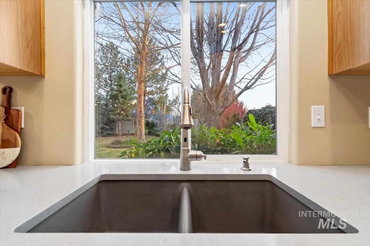 4127 W Hearst Dr., Meridian, Idaho 83642, 4 Bedrooms, 2.5 Bathrooms, Residential For Sale, Price $429,900,MLS 98973750