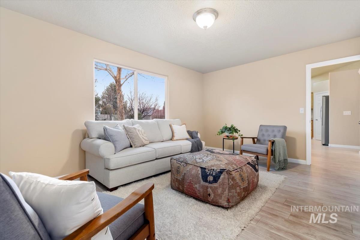 4127 W Hearst Dr., Meridian, Idaho 83642, 4 Bedrooms, 2.5 Bathrooms, Residential For Sale, Price $429,900,MLS 98973750