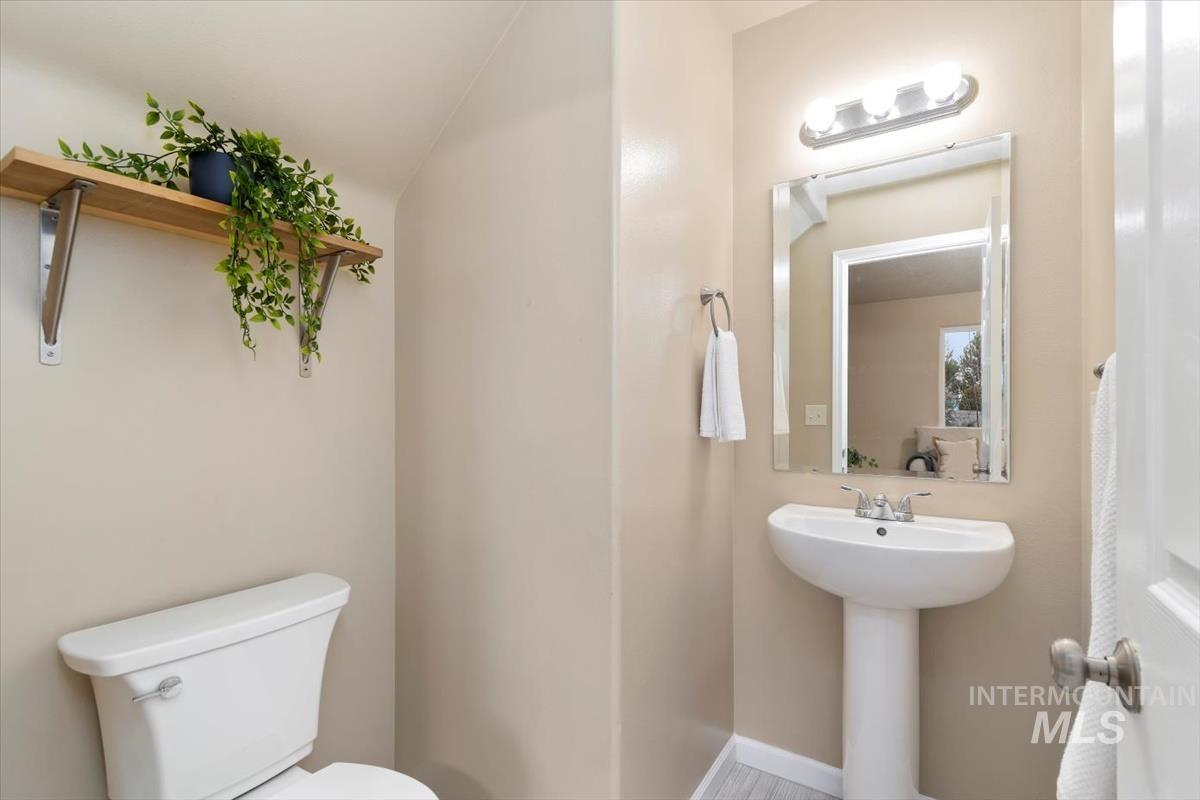 4127 W Hearst Dr., Meridian, Idaho 83642, 4 Bedrooms, 2.5 Bathrooms, Residential For Sale, Price $429,900,MLS 98973750