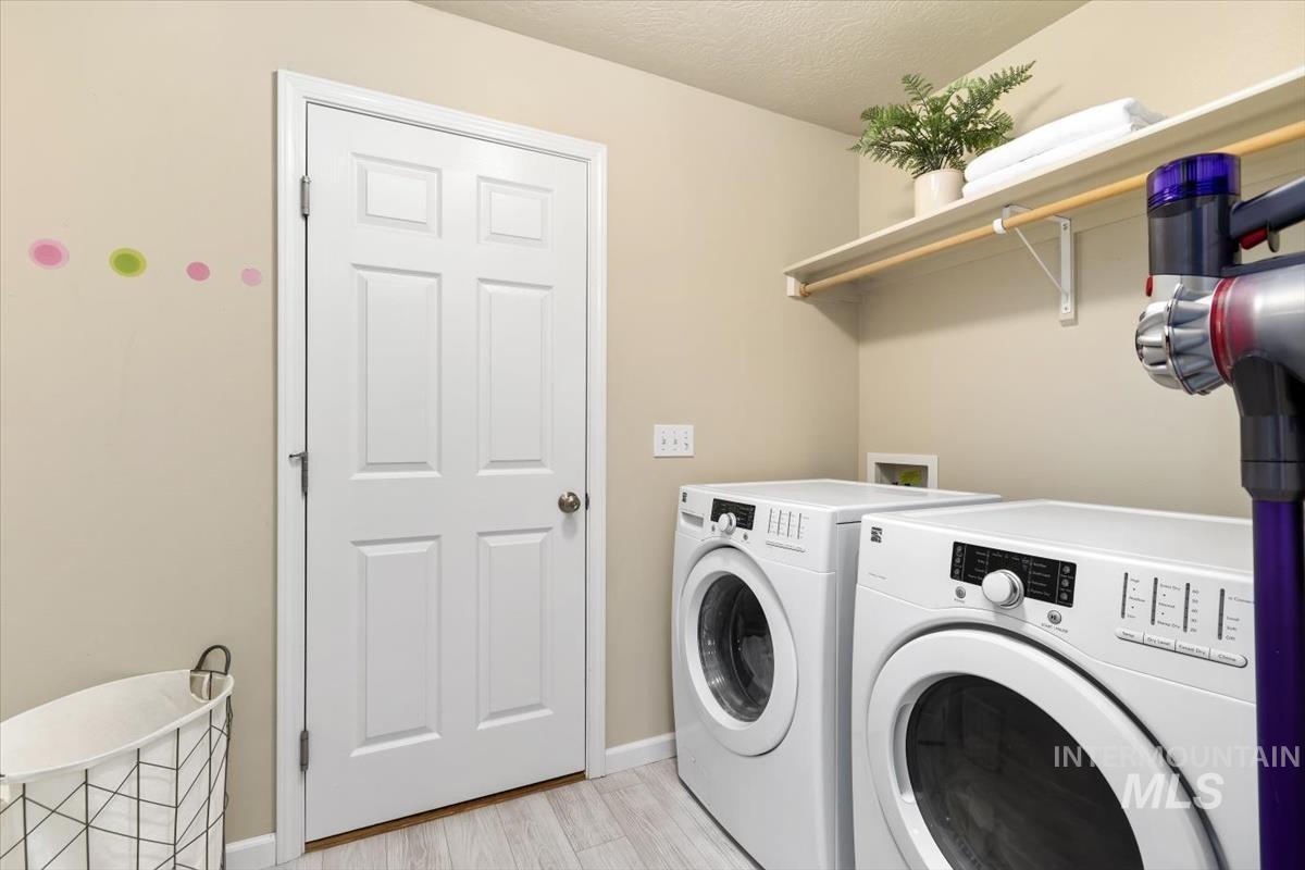 4127 W Hearst Dr., Meridian, Idaho 83642, 4 Bedrooms, 2.5 Bathrooms, Residential For Sale, Price $429,900,MLS 98973750