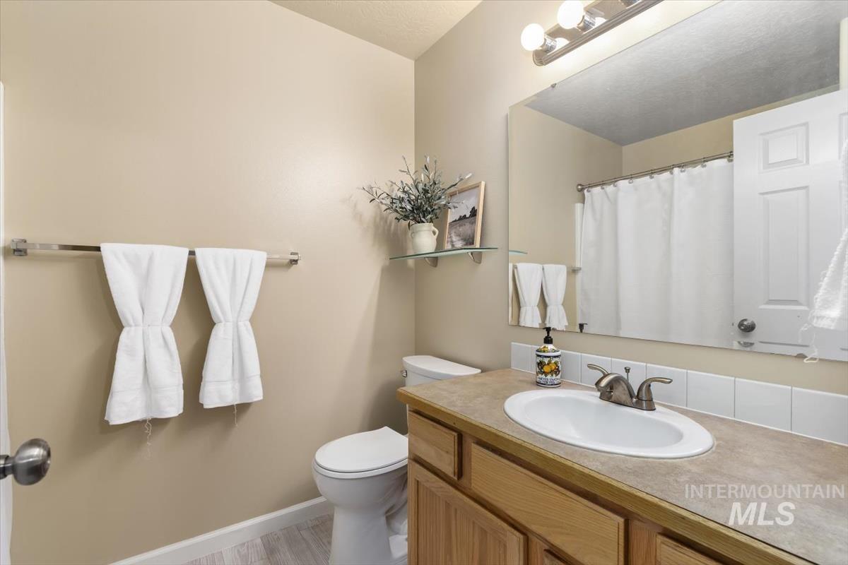 4127 W Hearst Dr., Meridian, Idaho 83642, 4 Bedrooms, 2.5 Bathrooms, Residential For Sale, Price $429,900,MLS 98973750