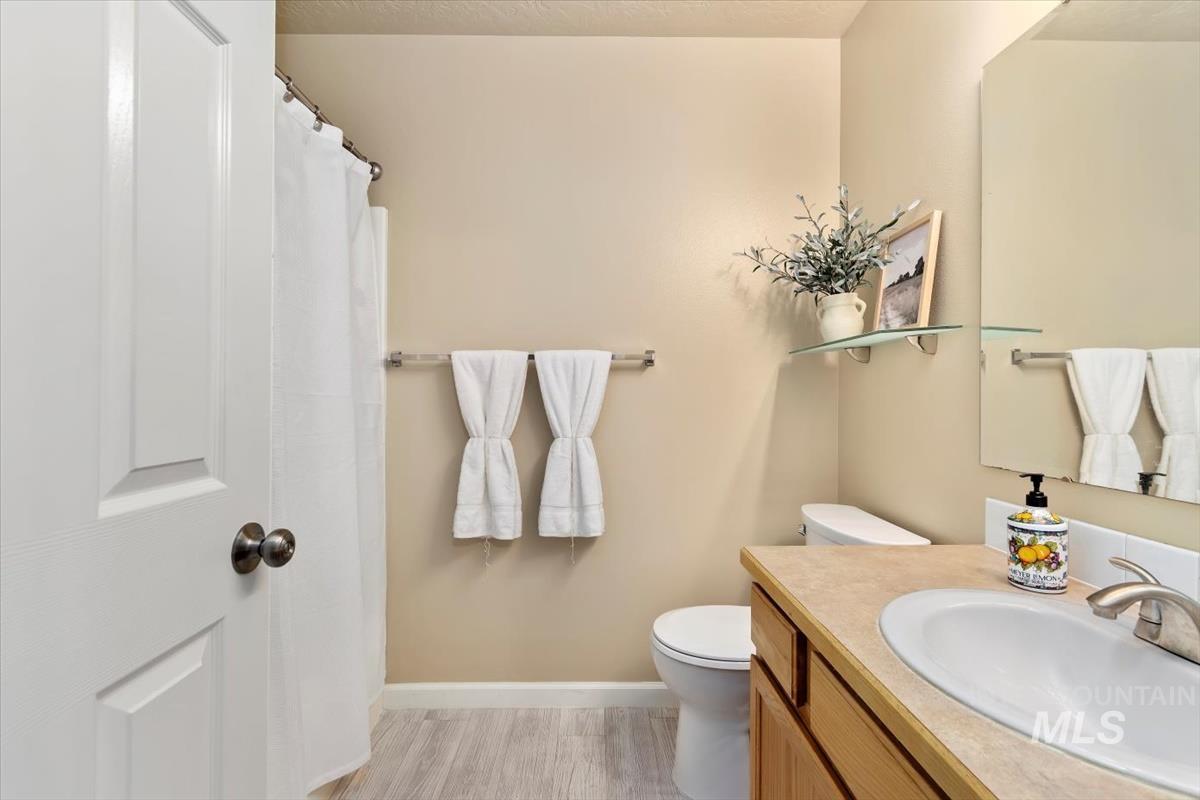 4127 W Hearst Dr., Meridian, Idaho 83642, 4 Bedrooms, 2.5 Bathrooms, Residential For Sale, Price $429,900,MLS 98973750