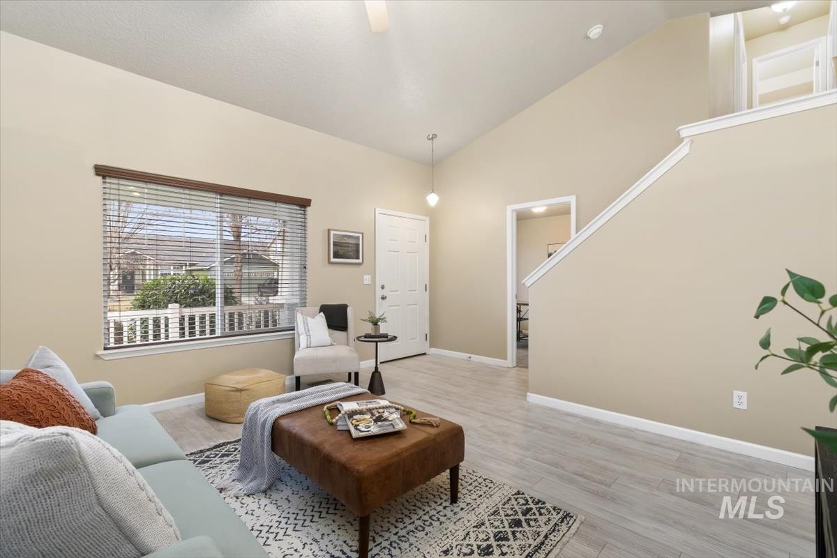 4127 W Hearst Dr., Meridian, Idaho 83642, 4 Bedrooms, 2.5 Bathrooms, Residential For Sale, Price $429,900,MLS 98973750