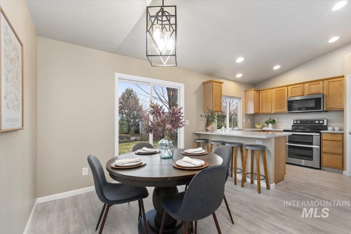 4127 W Hearst Dr., Meridian, Idaho 83642, 4 Bedrooms, 2.5 Bathrooms, Residential For Sale, Price $429,900,MLS 98973750