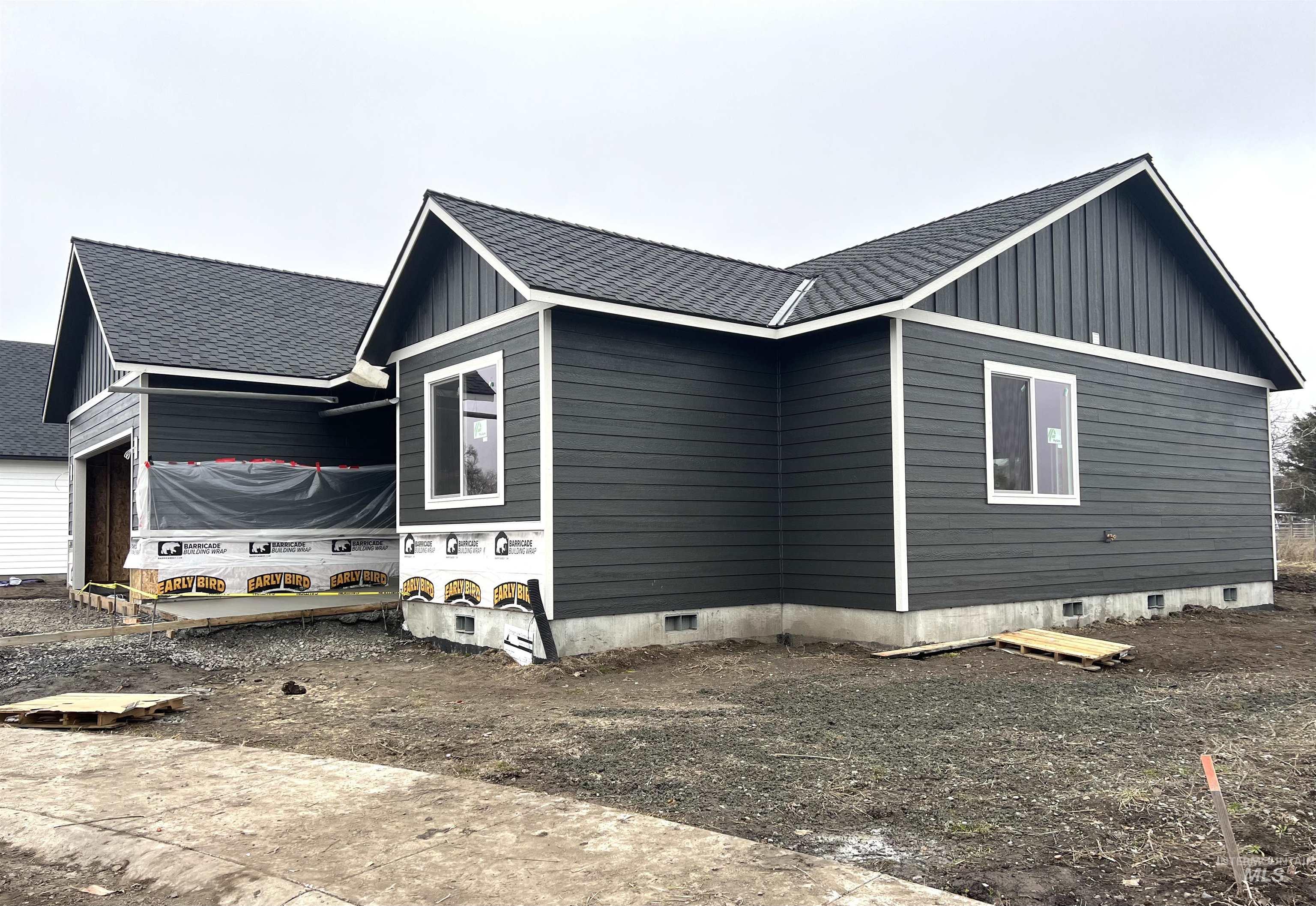 516 Maple Court, Genesee, Idaho 83843, 3 Bedrooms, 2 Bathrooms, Residential For Sale, Price $497,500, 98973751