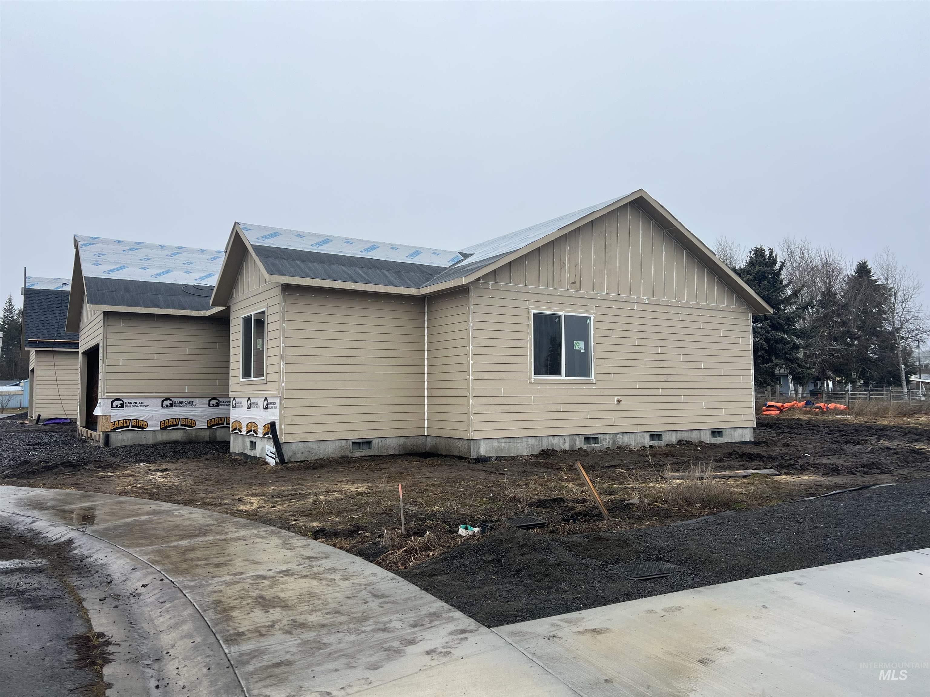 516 Maple Court, Genesee, Idaho 83843, 3 Bedrooms, 2 Bathrooms, Residential For Sale, Price $497,500,MLS 98973751