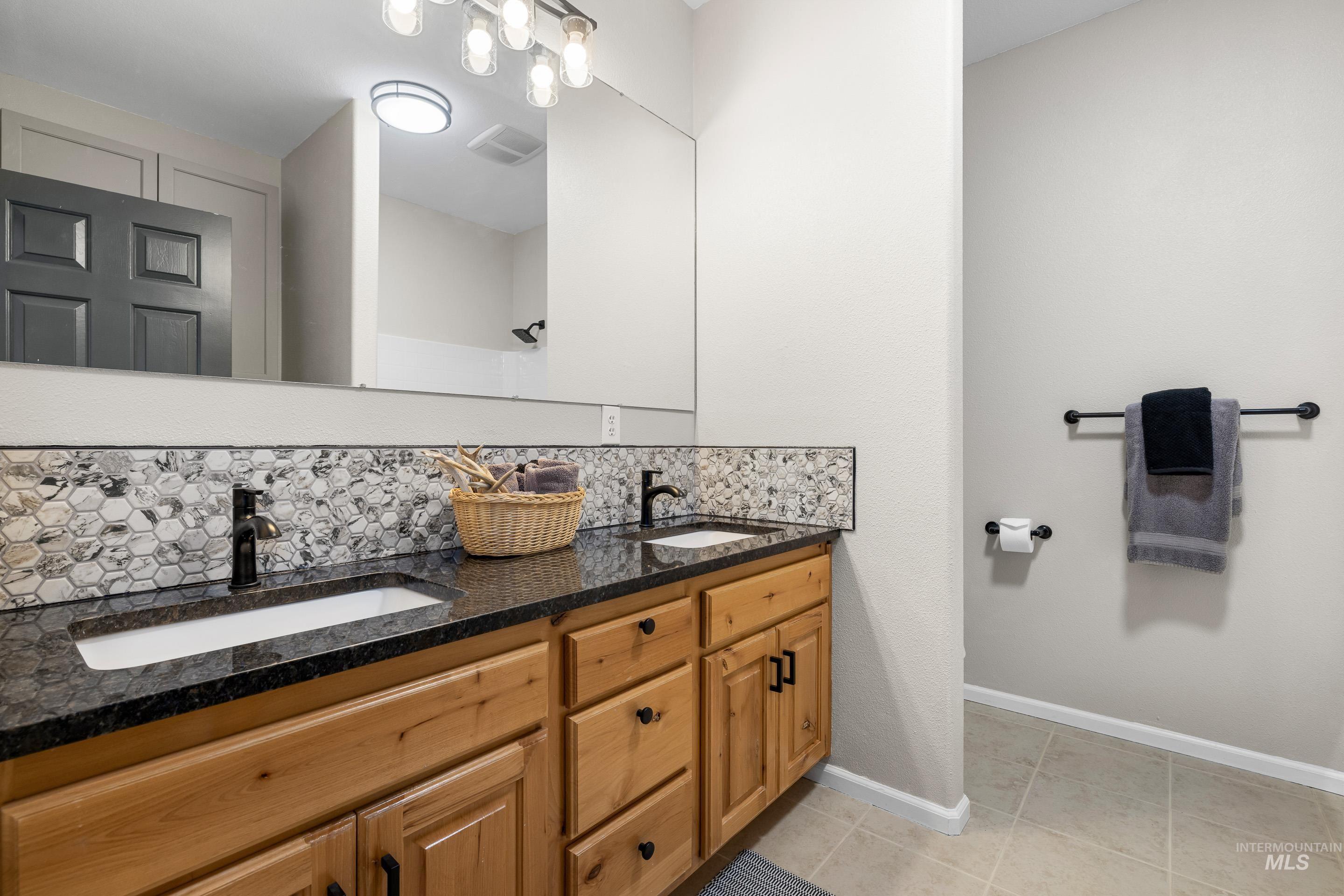 14119 Silver Ridge Rd, Caldwell, Idaho 83607, 6 Bedrooms, 4.5 Bathrooms, Residential For Sale, Price $1,400,000,MLS 98973752