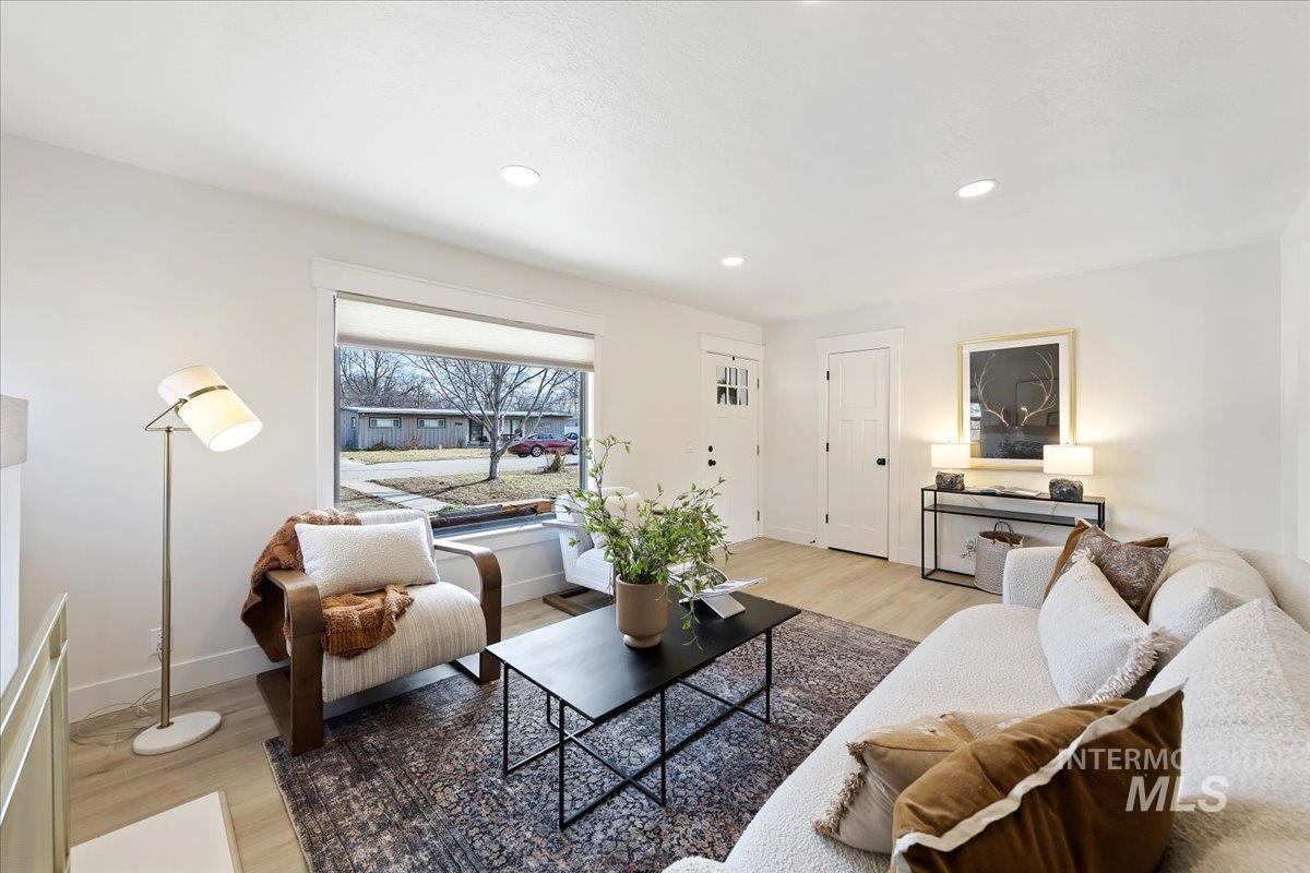 1425 S Gourley St., Boise, Idaho 83705, 4 Bedrooms, 3 Bathrooms, Residential For Sale, Price $599,900,MLS 98973753