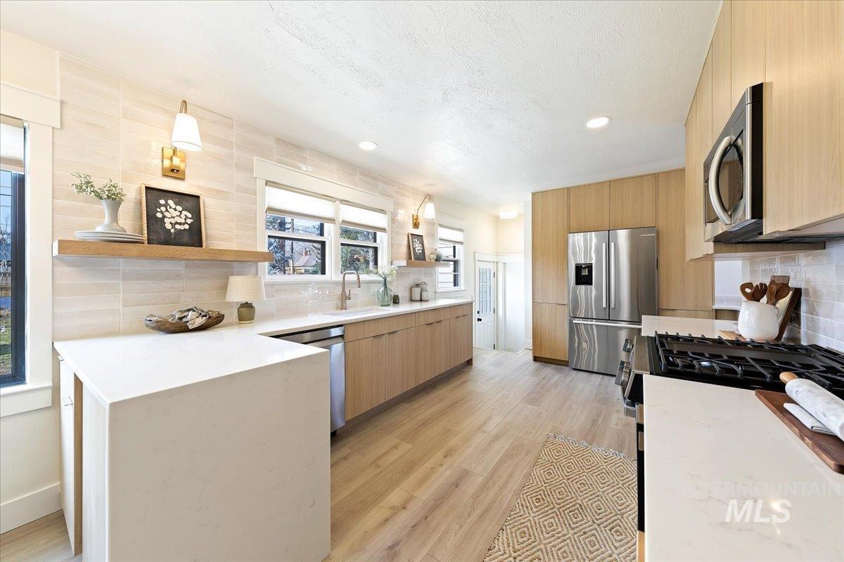 1425 S Gourley St., Boise, Idaho 83705, 4 Bedrooms, 3 Bathrooms, Residential For Sale, Price $599,900,MLS 98973753